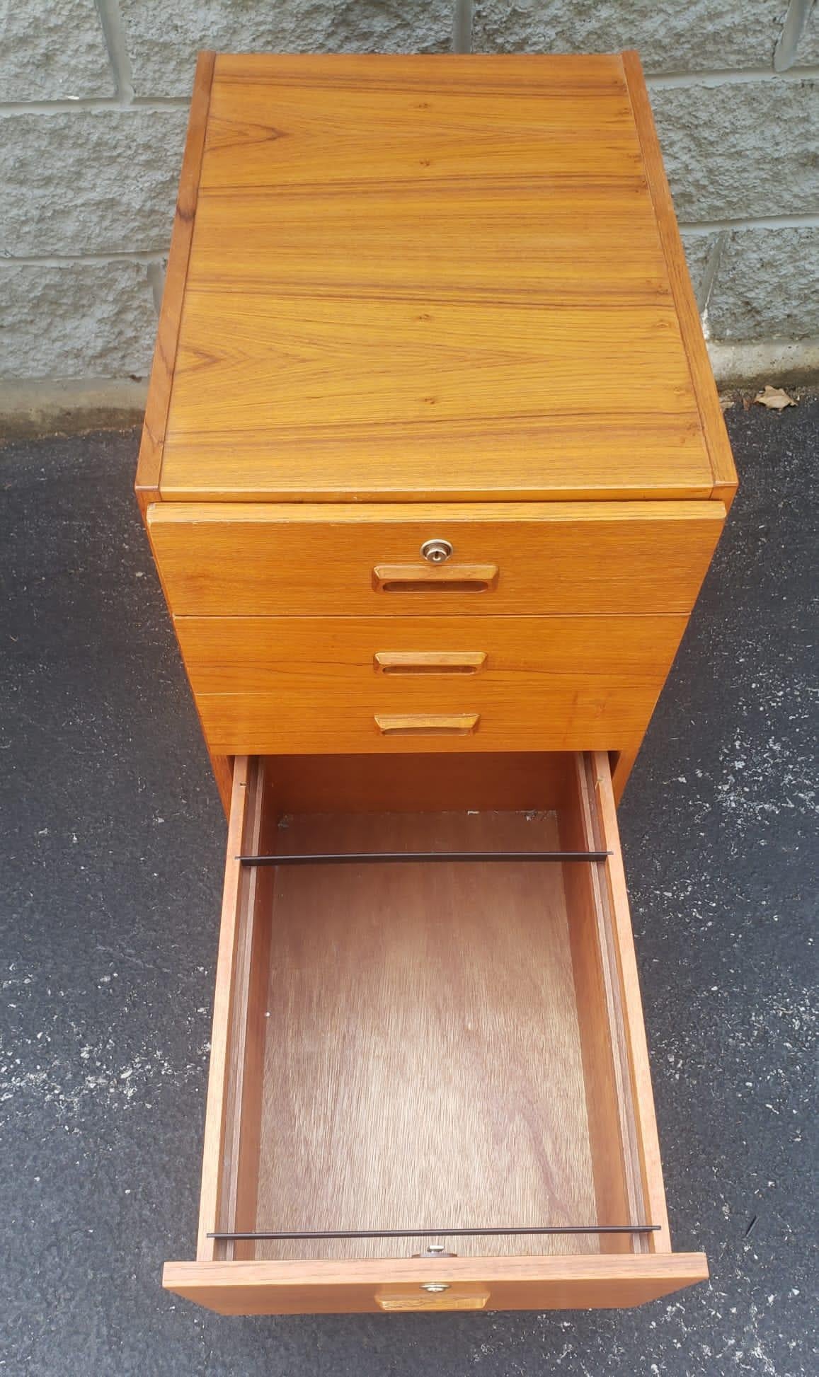 Bent Silberg Danish Modern Teak Four-Drawer Rolling Filing Cabinet 10