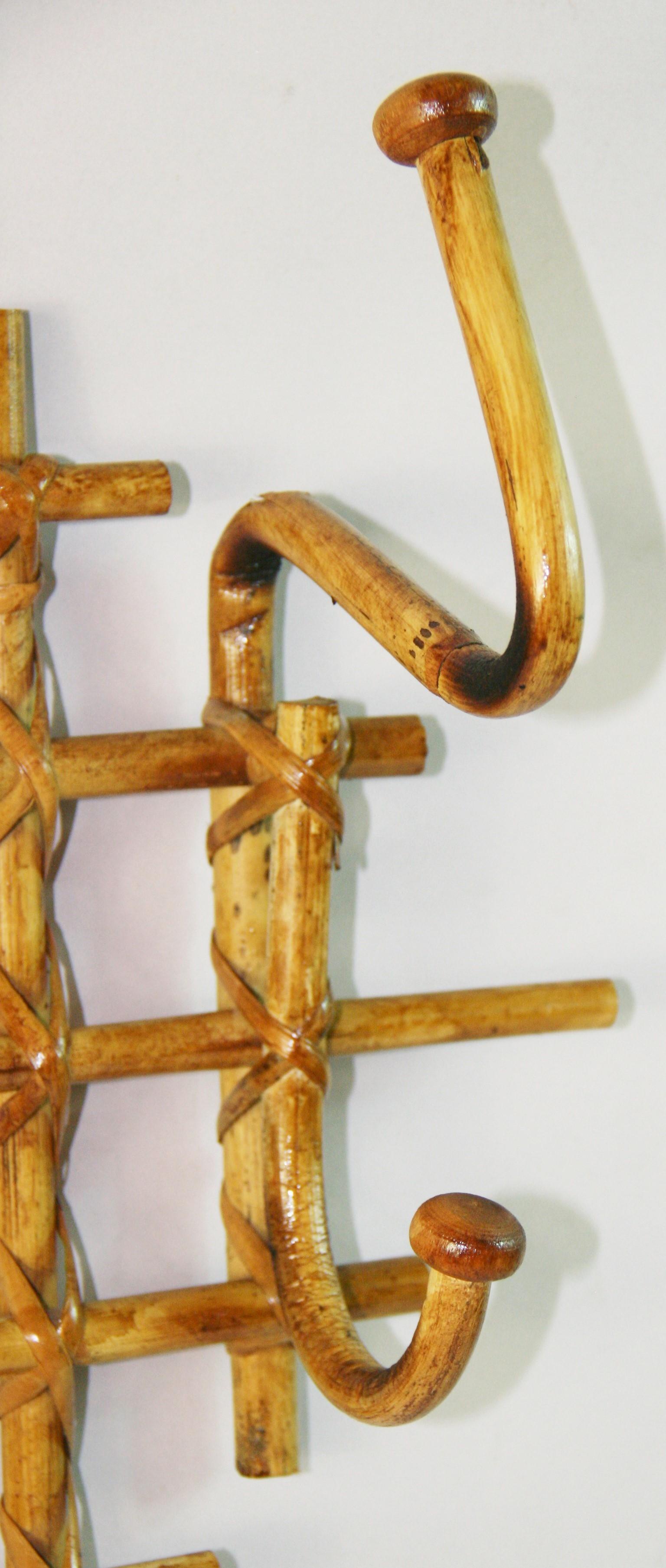 Late 20th Century Italian Bent Willow Six Hook Coat and Hat Rack For Sale