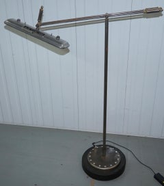 Lampadaire Bentley à angle articulé chromé Poise et métal poli