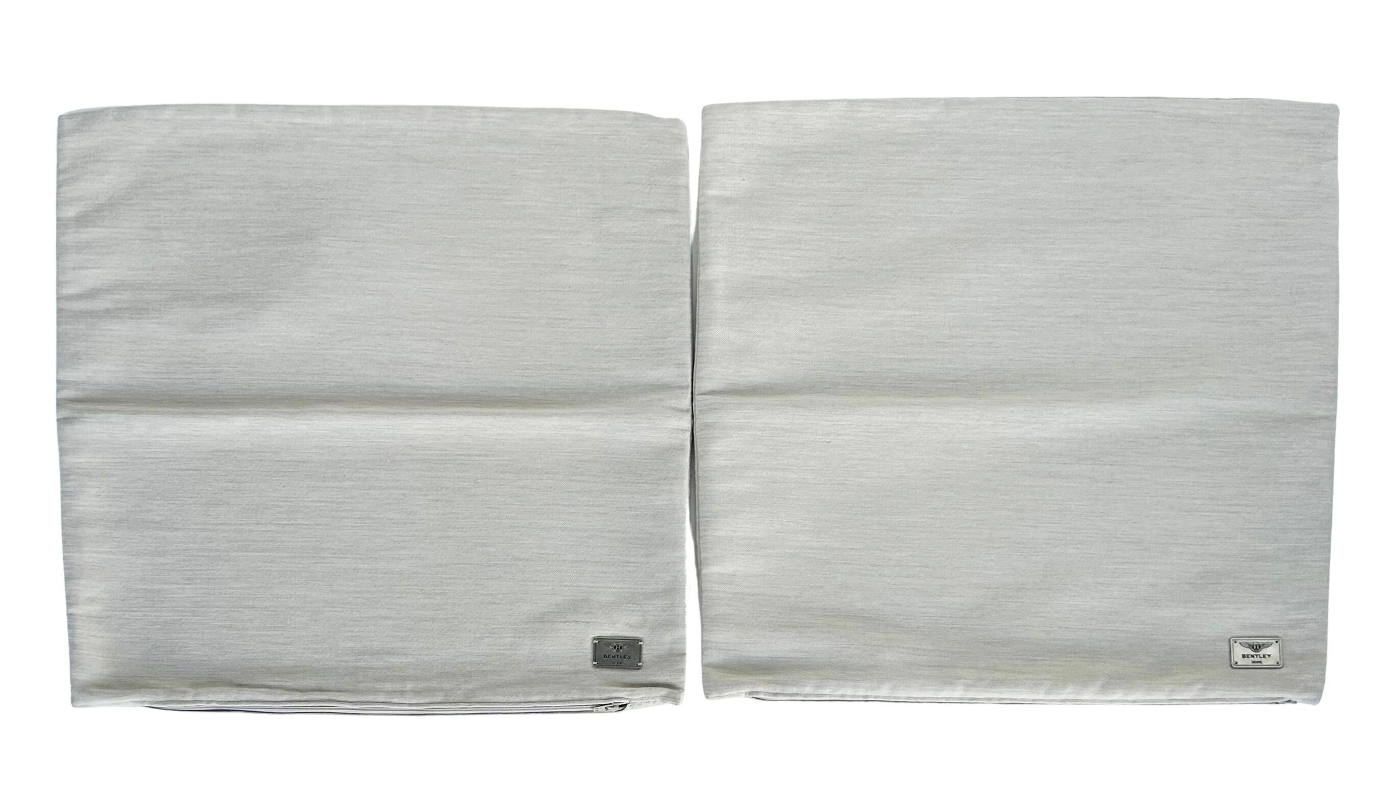 Pair of Bentley Home Collection Beige Pillow Covers in Cotton, Wool and Nylon In Excellent Condition For Sale In Miami, FL