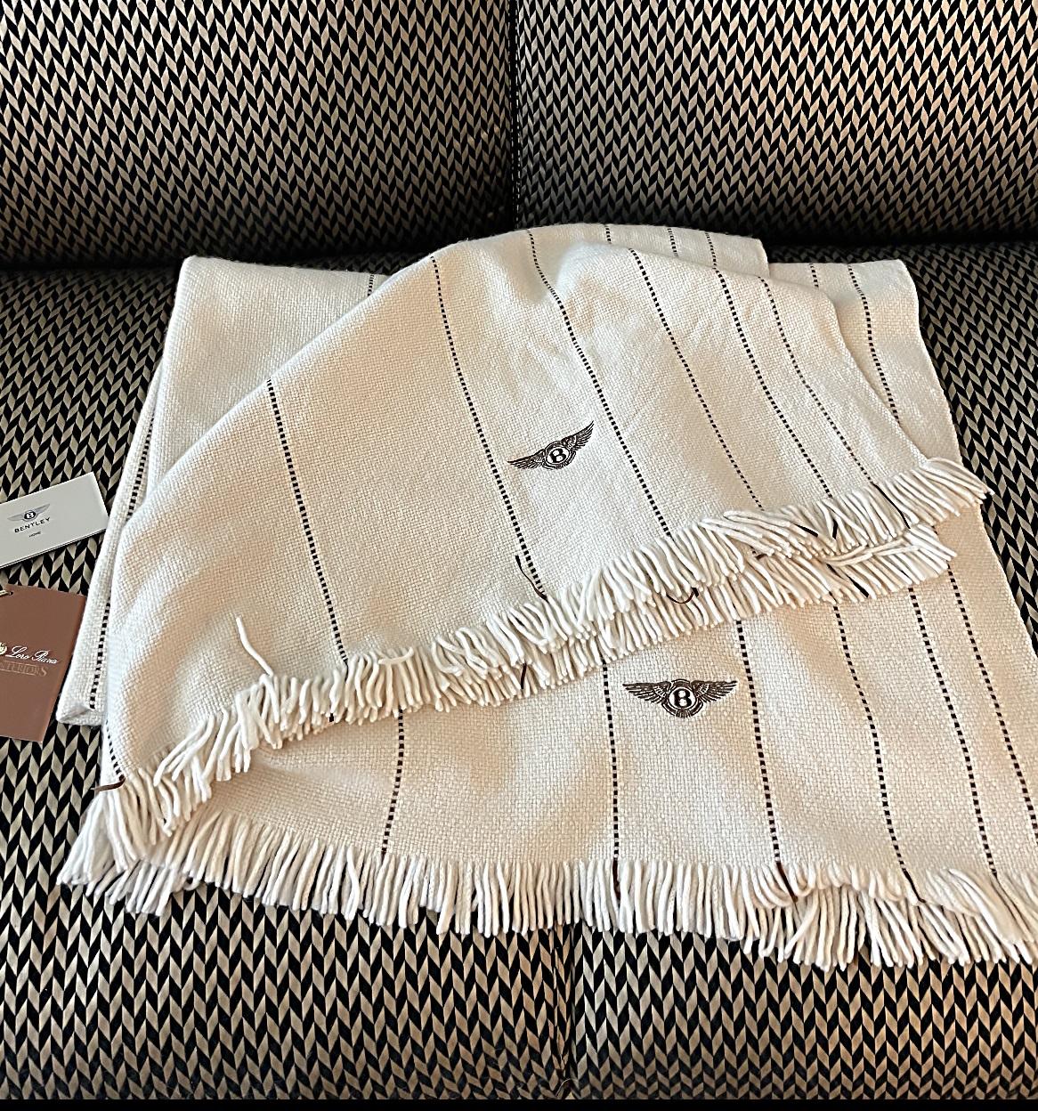 Bentley Home England Loro Piana Italy Cashmere Throw with Fringe In Excellent Condition For Sale In Miami, FL