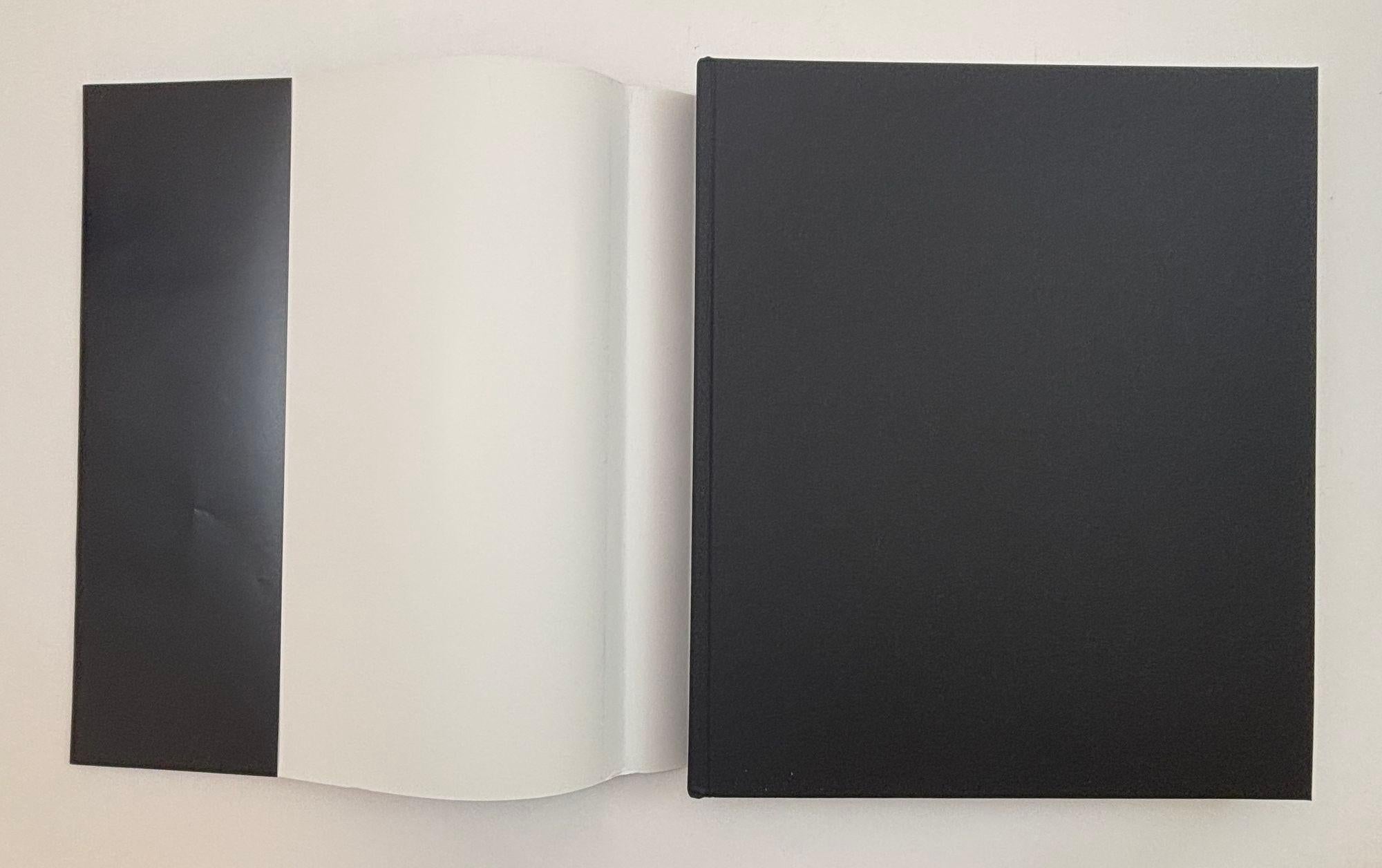 Bentley The Story Hardcover in Box by Andrew Frankel 2003 In Good Condition For Sale In North Hollywood, CA