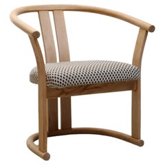 Fauteuil en bois cintré d'Akita Mokko