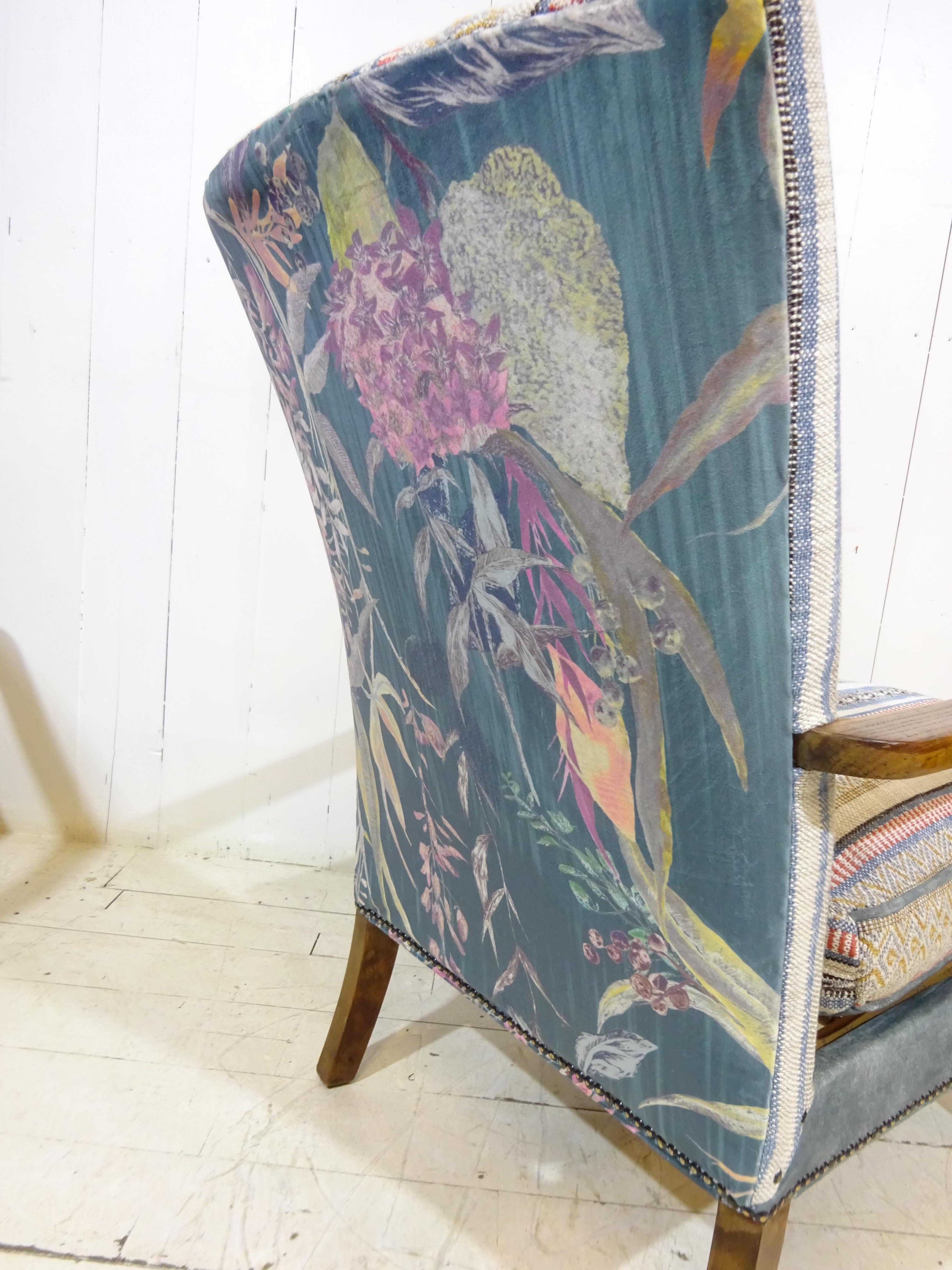 Parker Knoll armchair.

Love the shape of these fabulous chairs and the texture of the fabric. 

Parker Knoll is a British furniture manufacturing company, formed in 1931 by British furniture manufacturer Frederick Parker and Willi Knoll, a