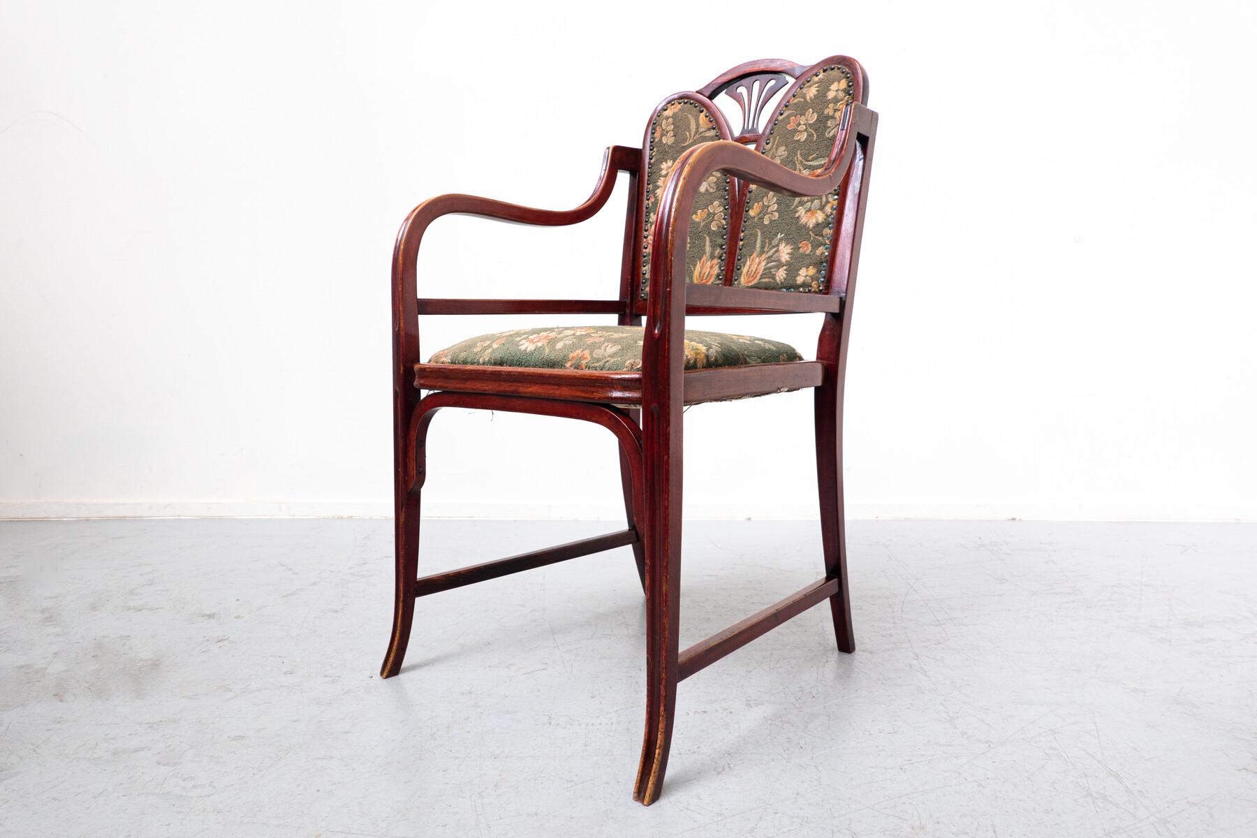 Bentwood armchair by Thonet, Beech and Fabric, 1930s
Europe.