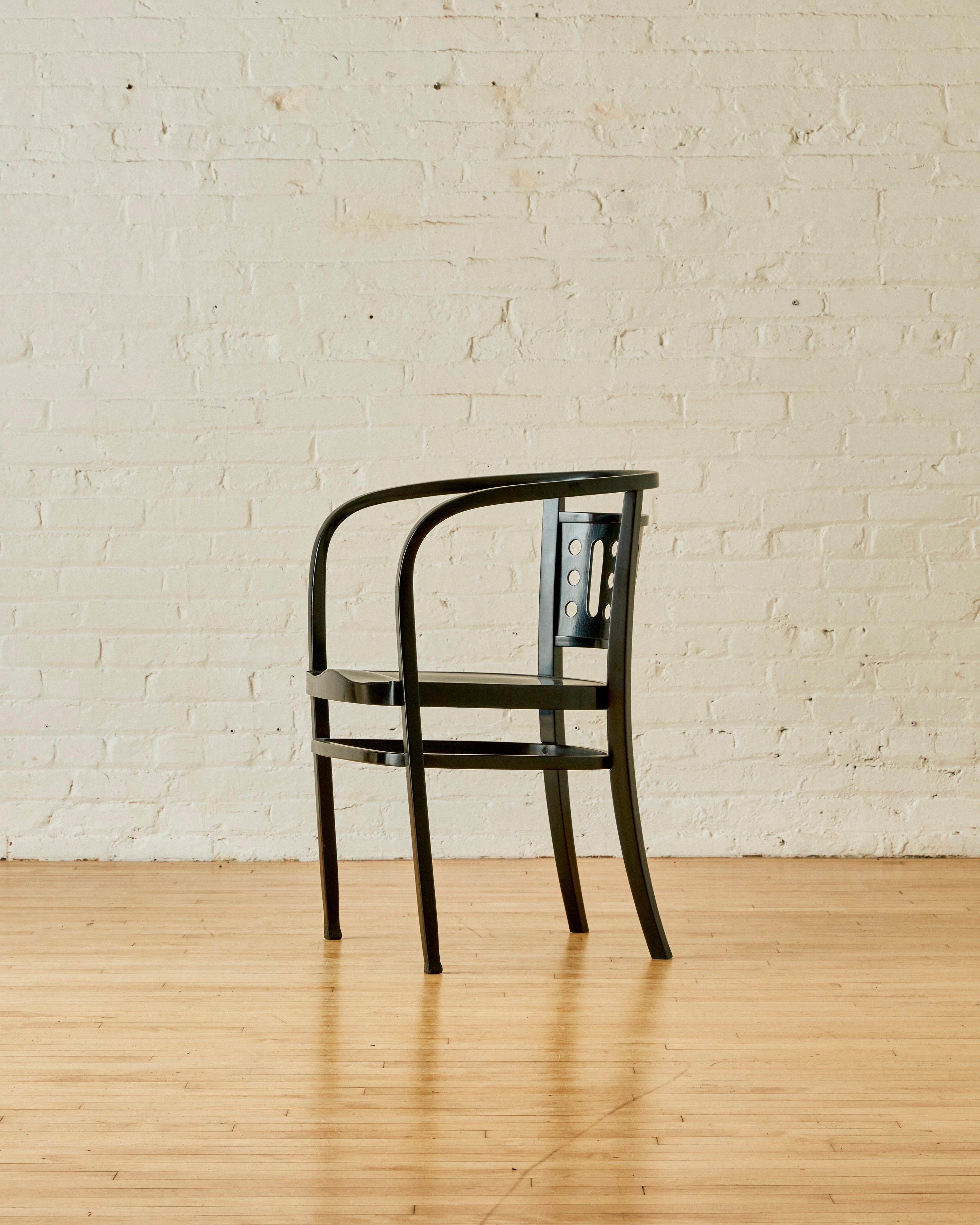 Bentwood Armchair (Model No. 721) By Otto Wagner for Mundus In Good Condition For Sale In Long Island City, NY