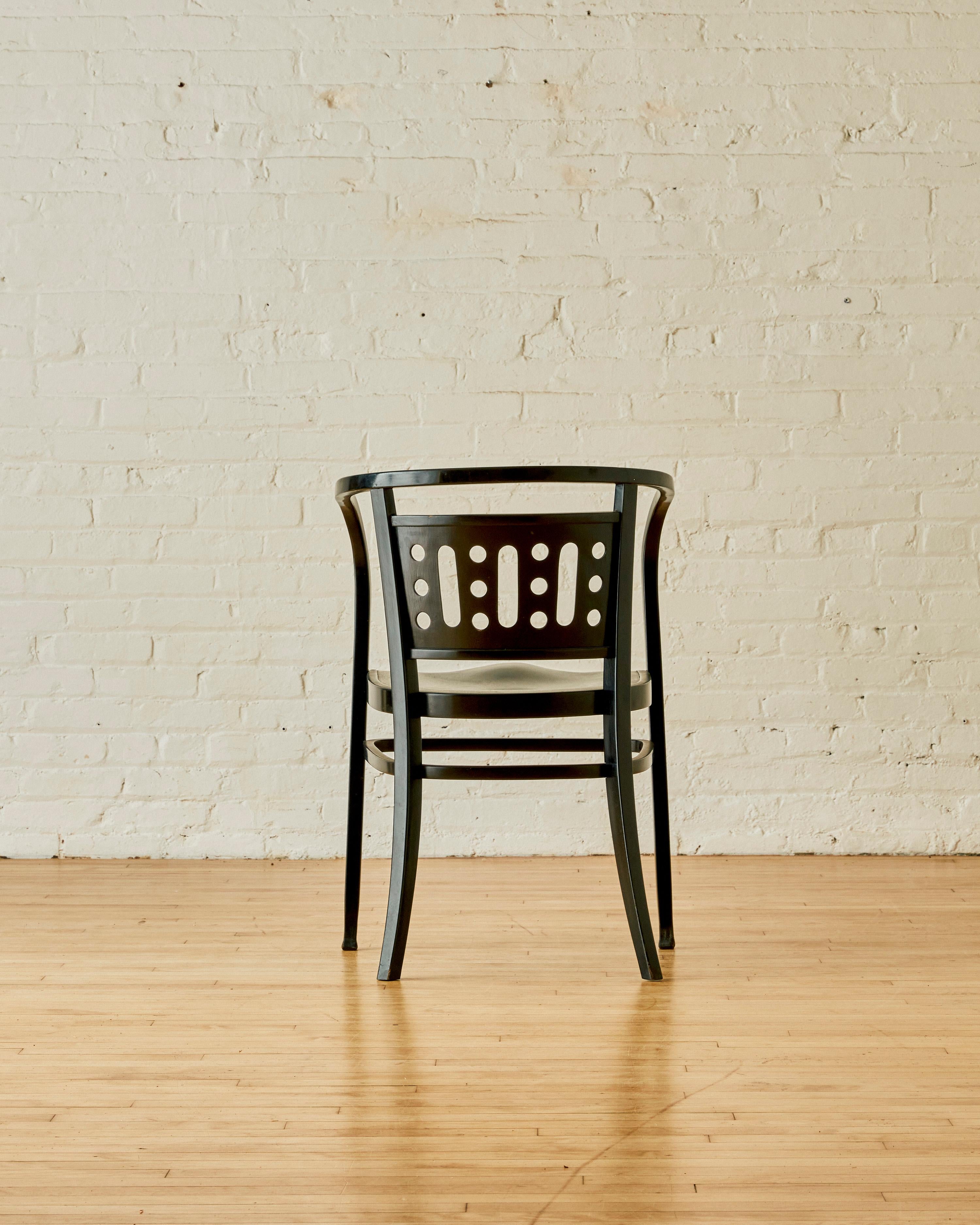 20th Century Bentwood Armchair (Model No. 721) By Otto Wagner for Mundus For Sale