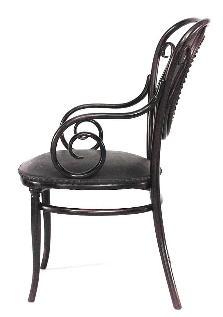 Bentwood Scroll Arm Chair In Good Condition For Sale In New York, NY