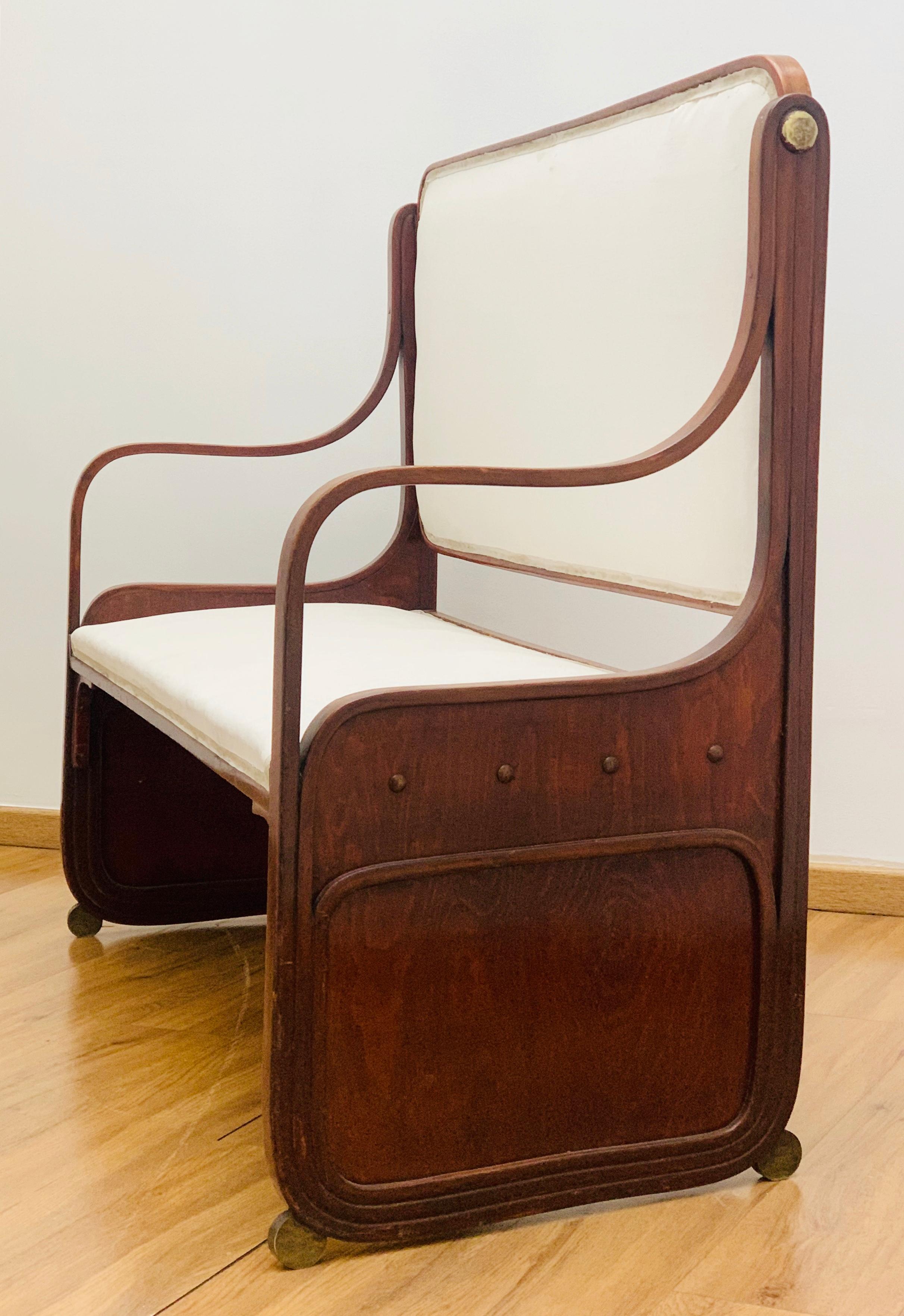 Banc en bois courbé de Koloman Moser, sécession viennoise, vers 1900.