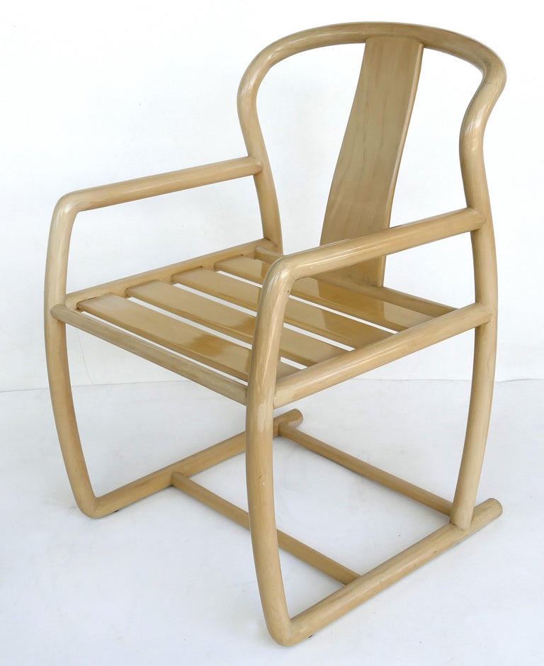 Bentwood Blonde Wood Dining Set with Four Chairs and a Pedestal Glass