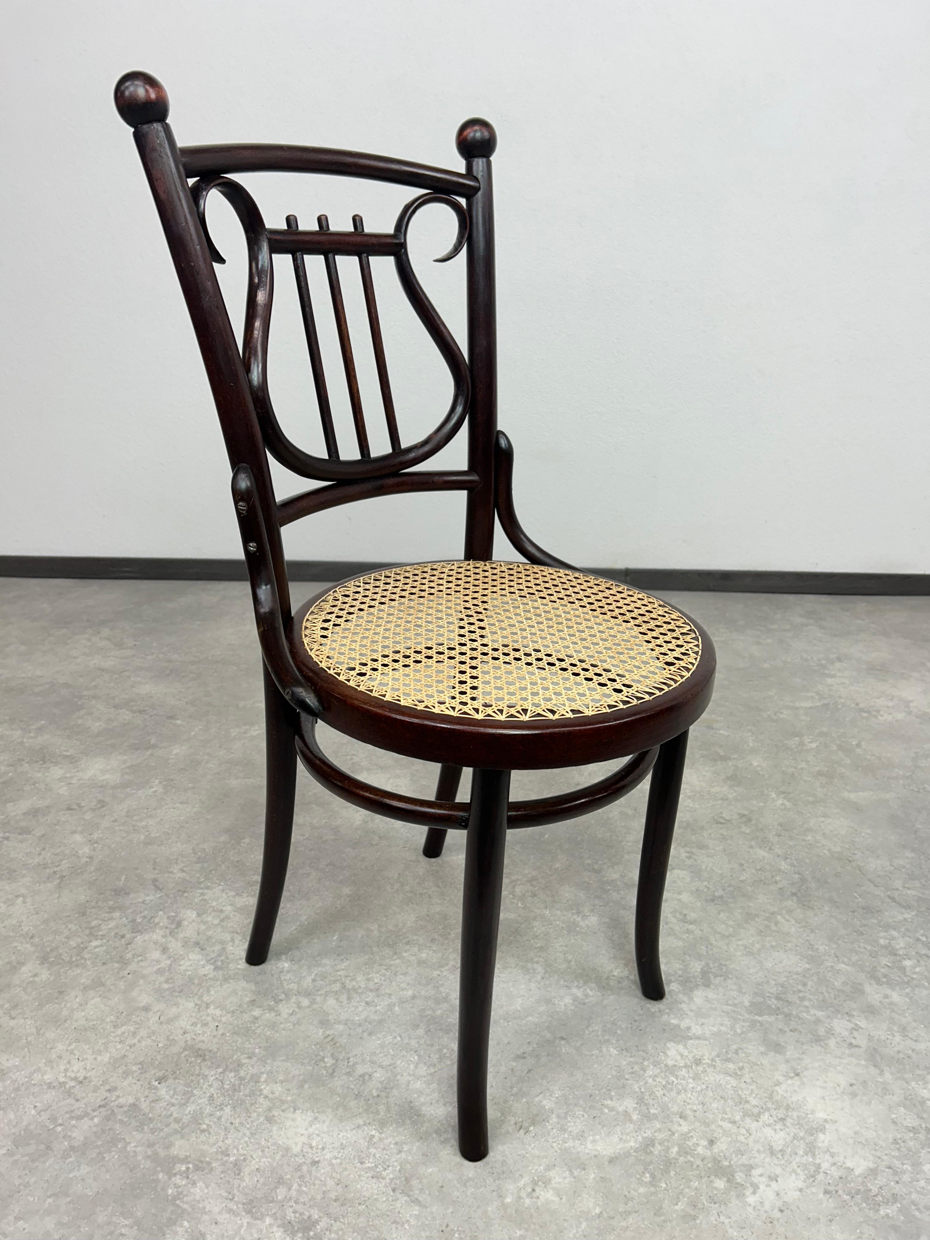 Bugholzstuhl attr. zu Thonet (Österreichisch) im Angebot