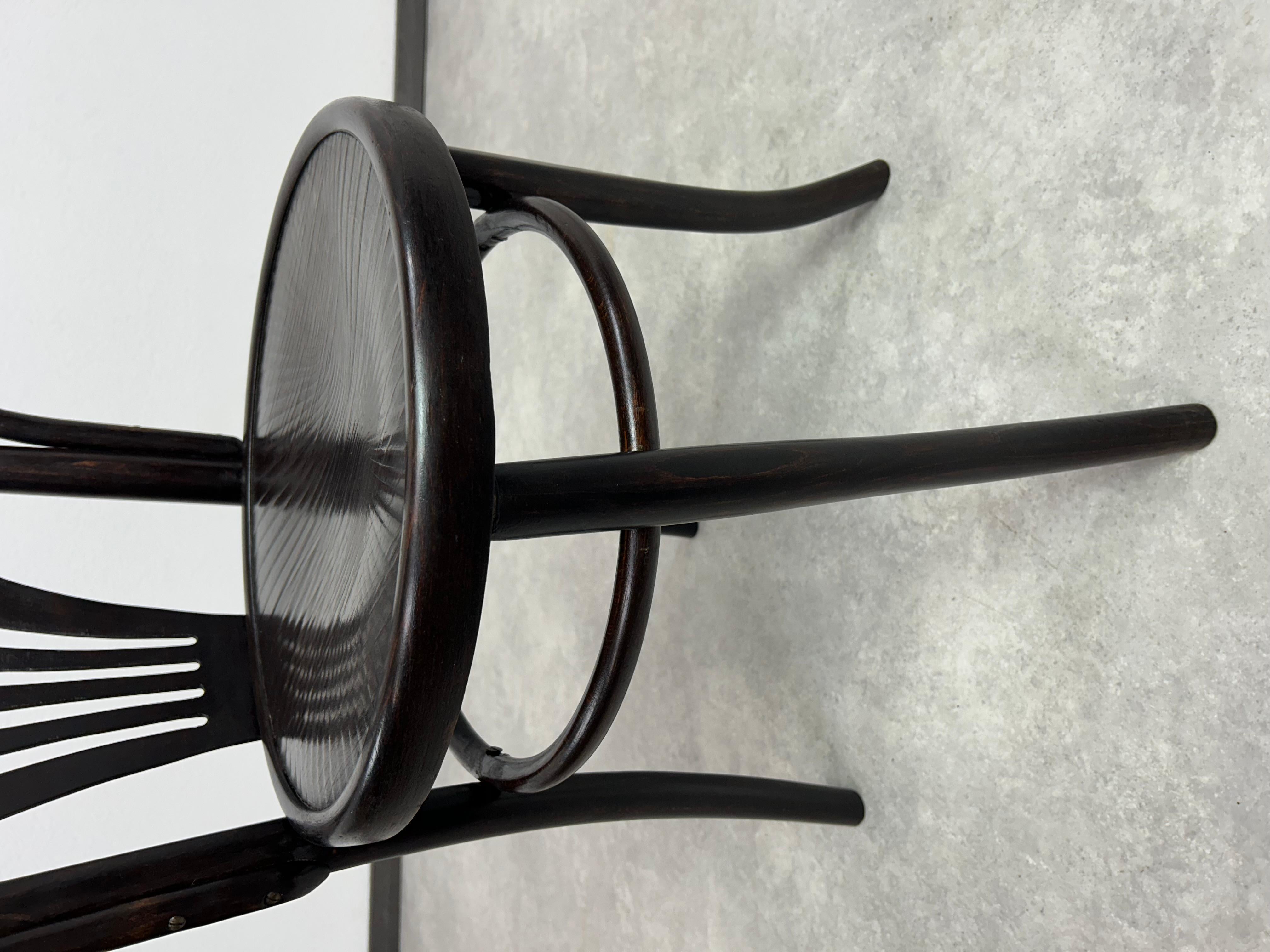 Silla de madera curvada de Thonet principios del siglo XX en venta