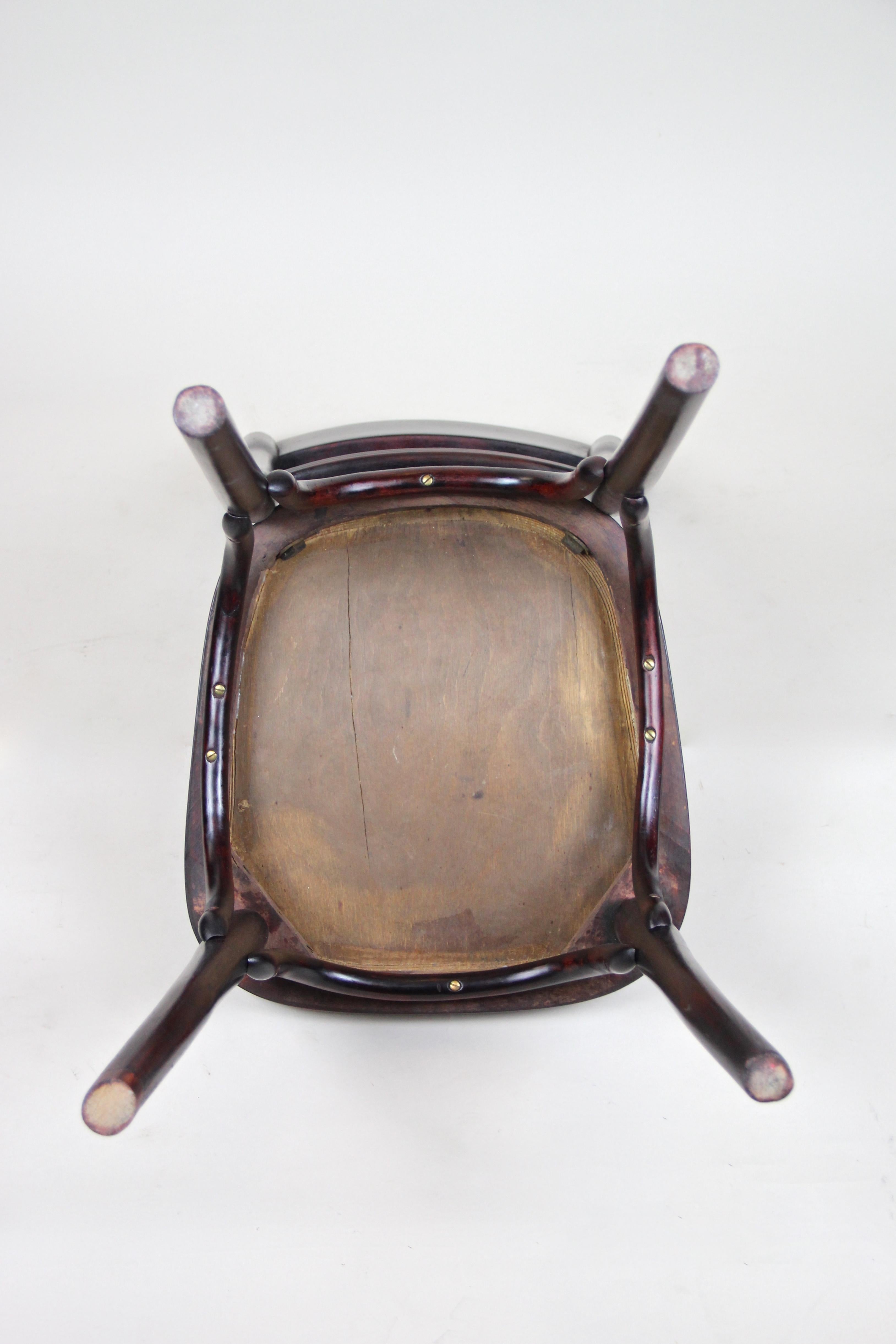 Bentwood Chair by Thonet Vienna Mahogany Toned, Austria, circa 1910 2