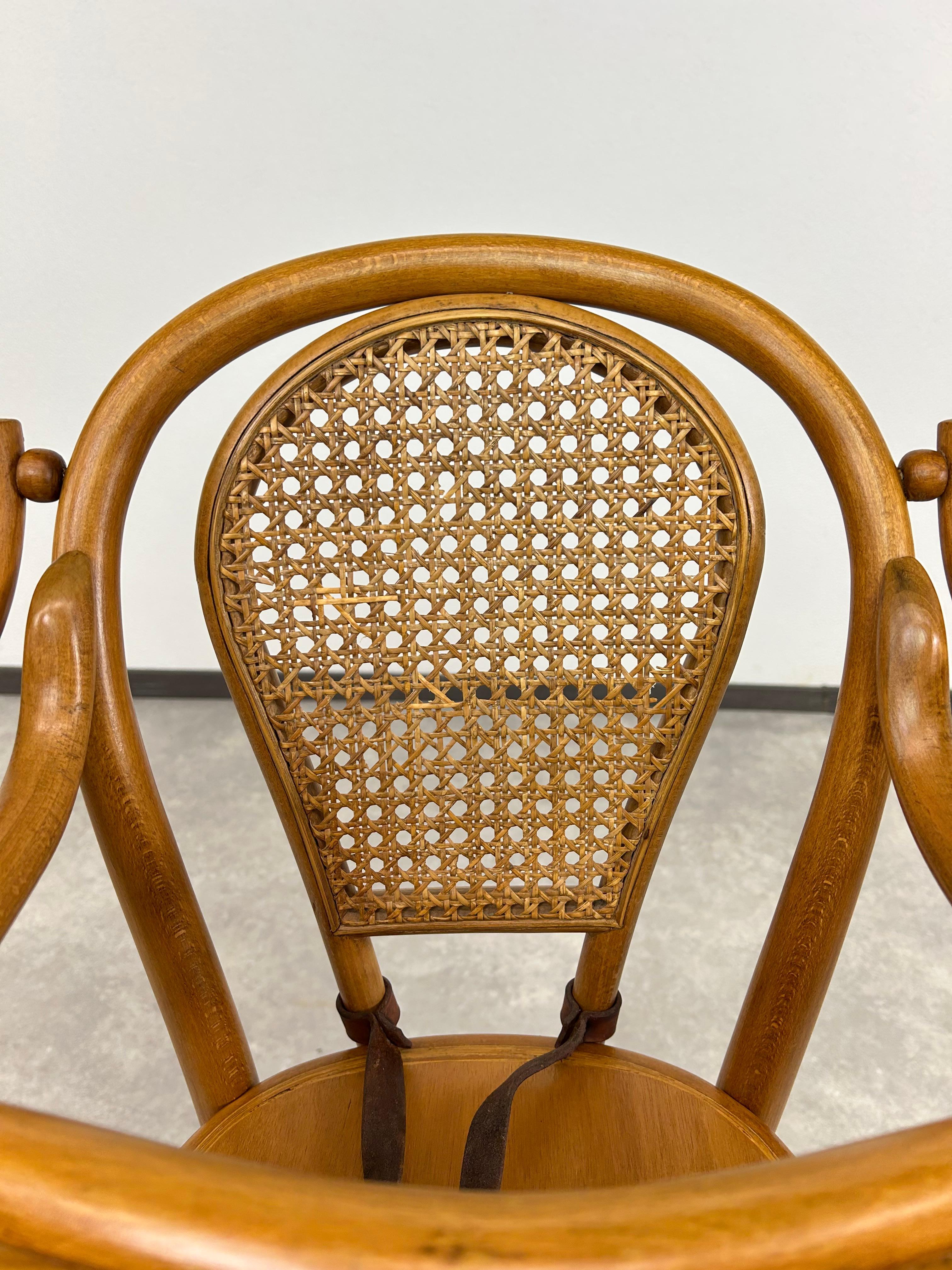 Chaise en bois courbé pour enfants par Pancota Vienna en vente 3