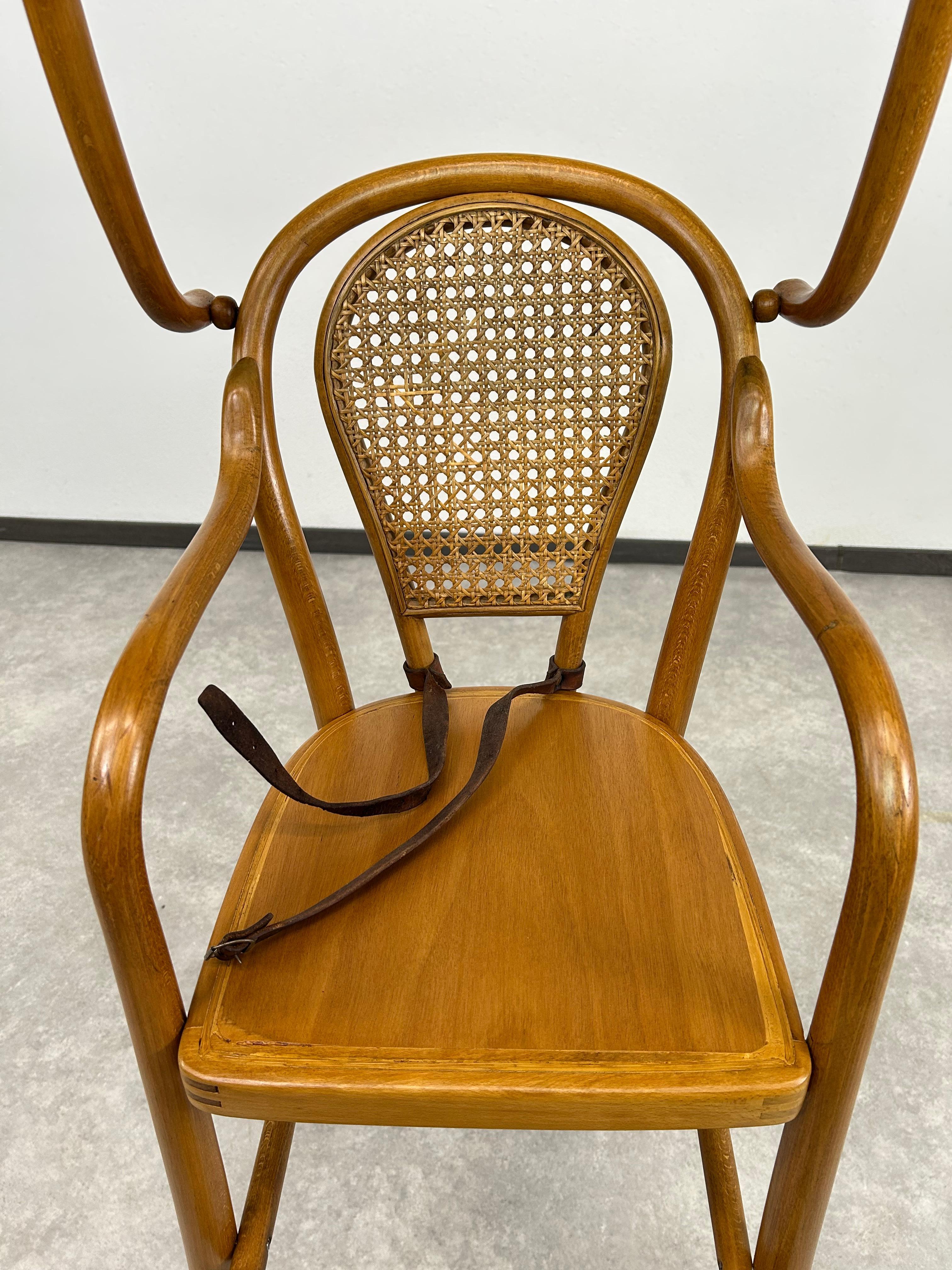 Chaise en bois courbé pour enfants par Pancota Vienna en vente 4