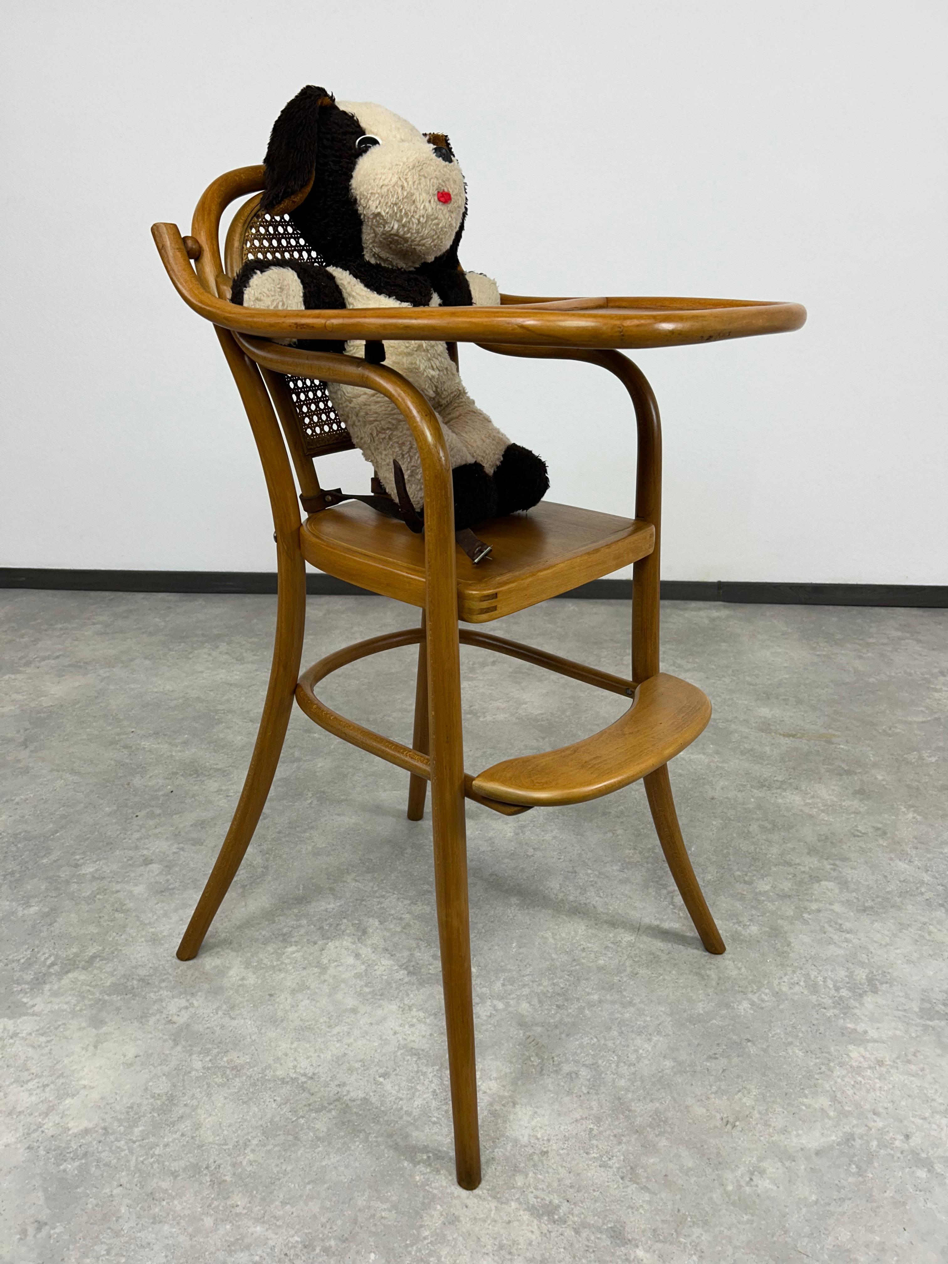 Art déco Chaise en bois courbé pour enfants par Pancota Vienna en vente