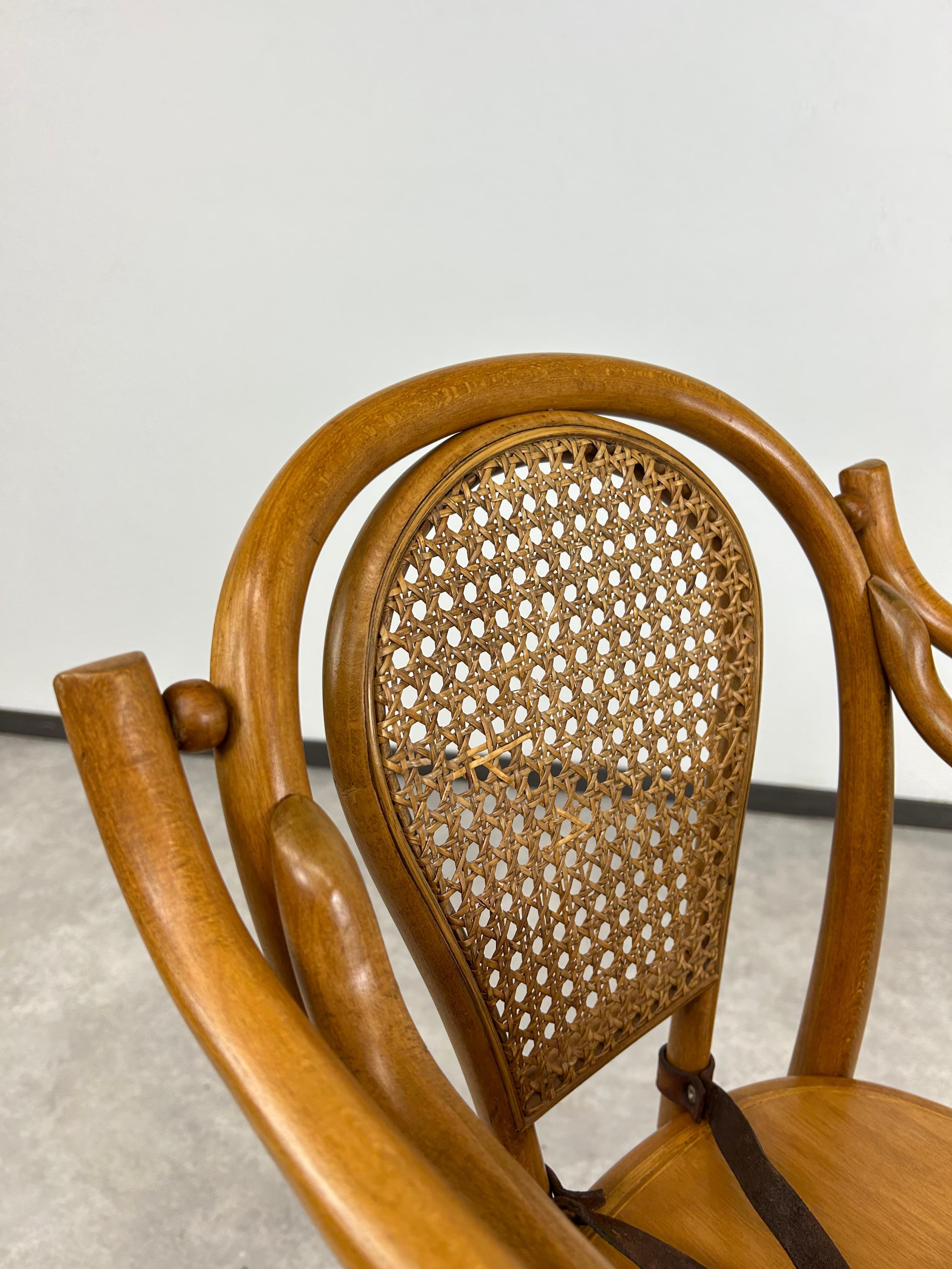 Rotin Chaise en bois courbé pour enfants par Pancota Vienna en vente