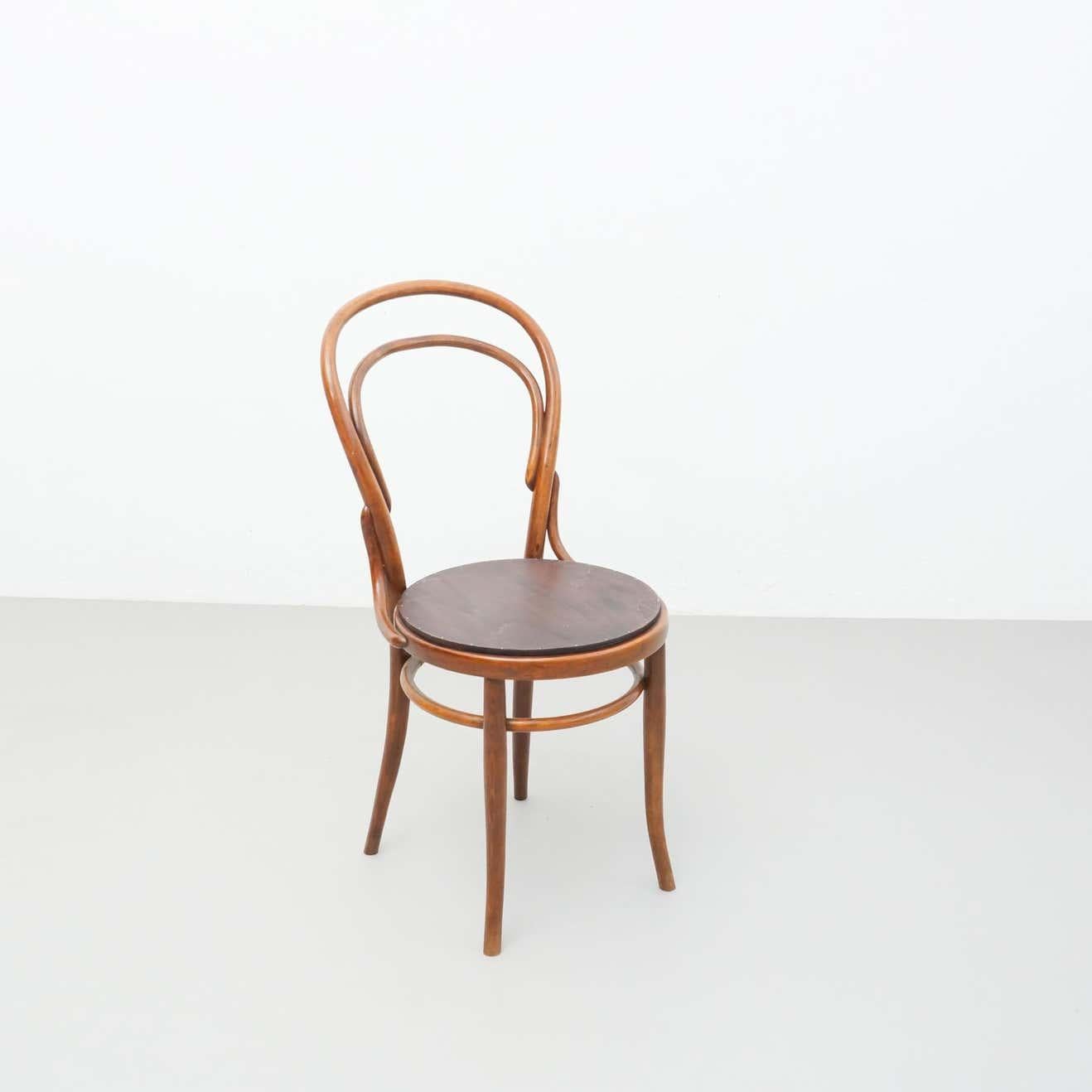 Wood Bentwood Chair in the Style of Thonet, circa 1930 For Sale