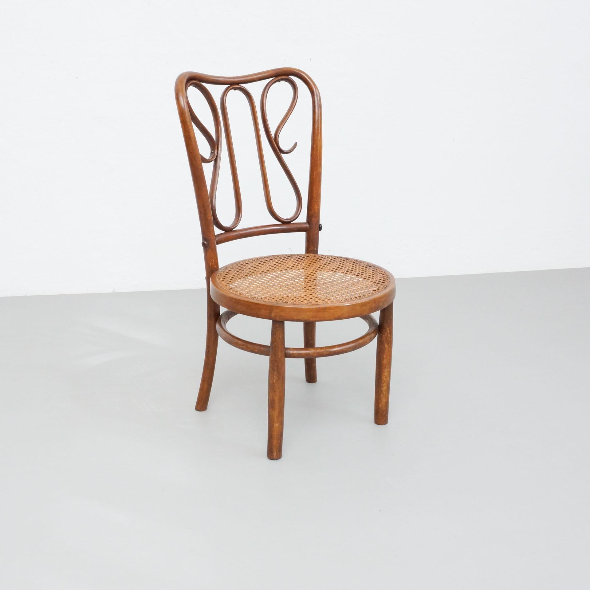 Bentwood Chair in the Style of Thonet, Rattan and Wood, circa 1940 For Sale 4