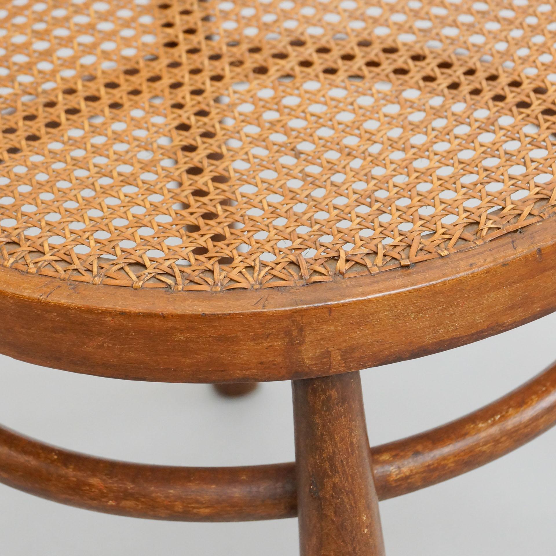 Bentwood Chair in the Style of Thonet, Rattan and Wood, circa 1940 For Sale 5