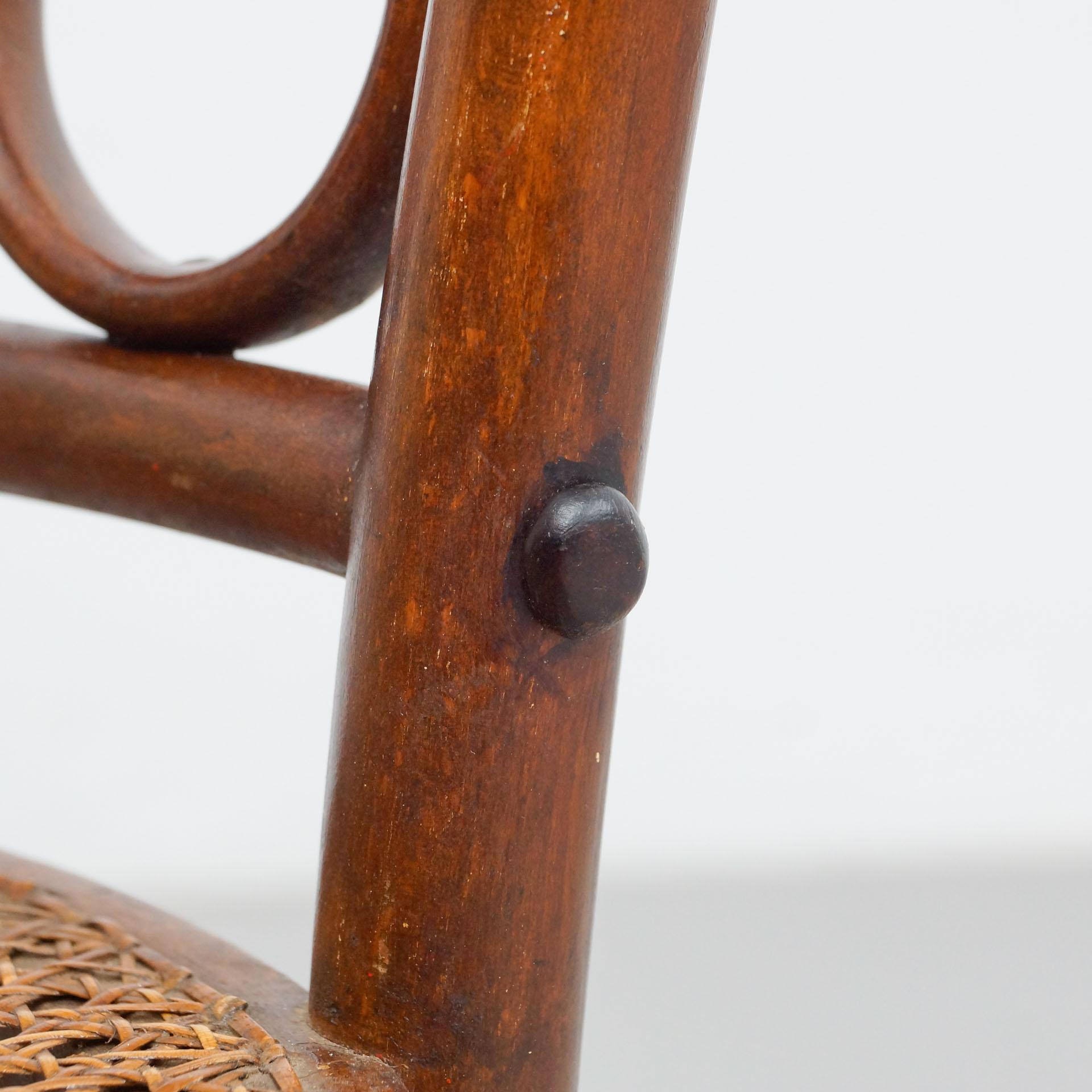 Chaise en bois courbé dans le style de Thonet, rotin et Wood, circa 1940 en vente 10
