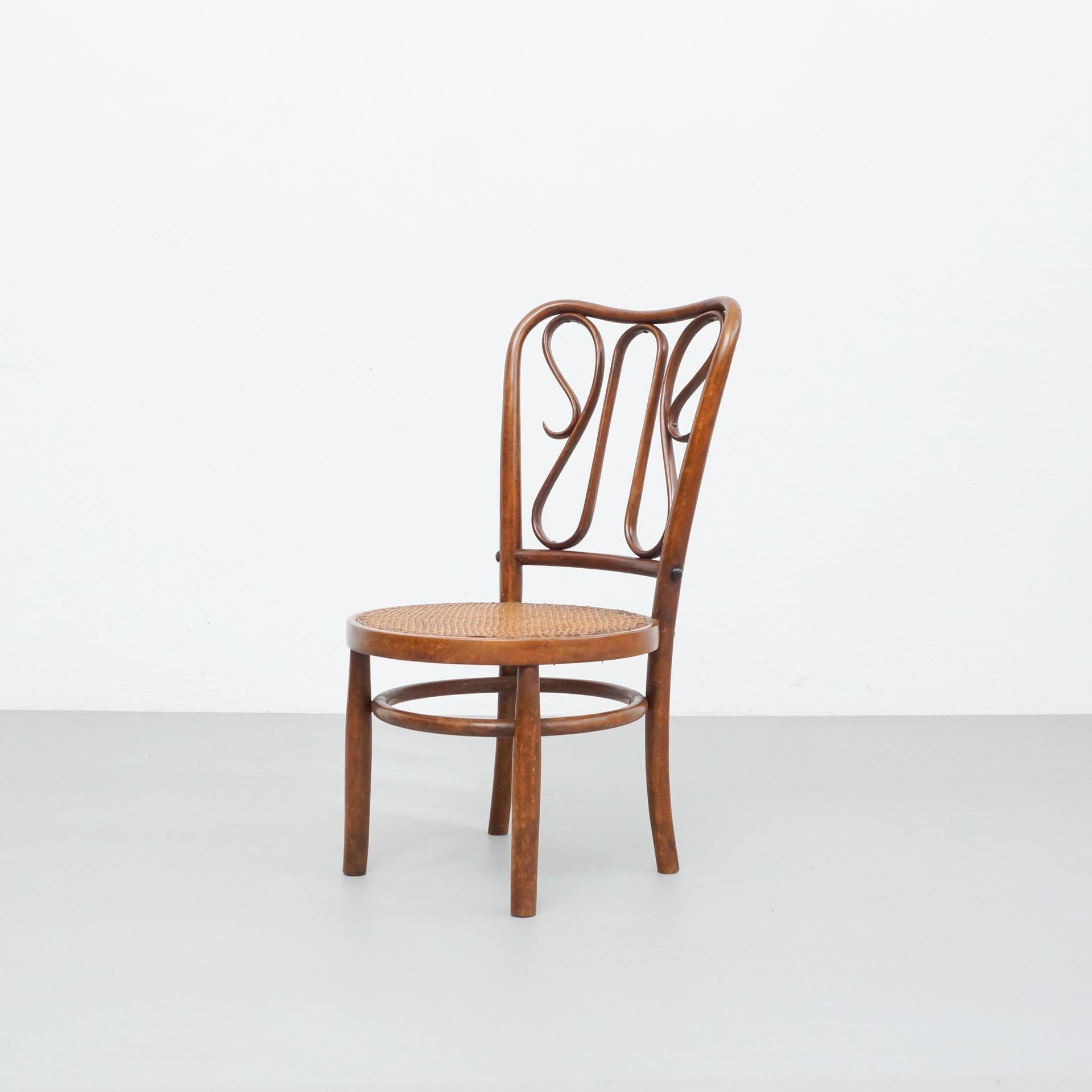 Mid-Century Modern Bentwood Chair in the Style of Thonet, Rattan and Wood, circa 1940 For Sale