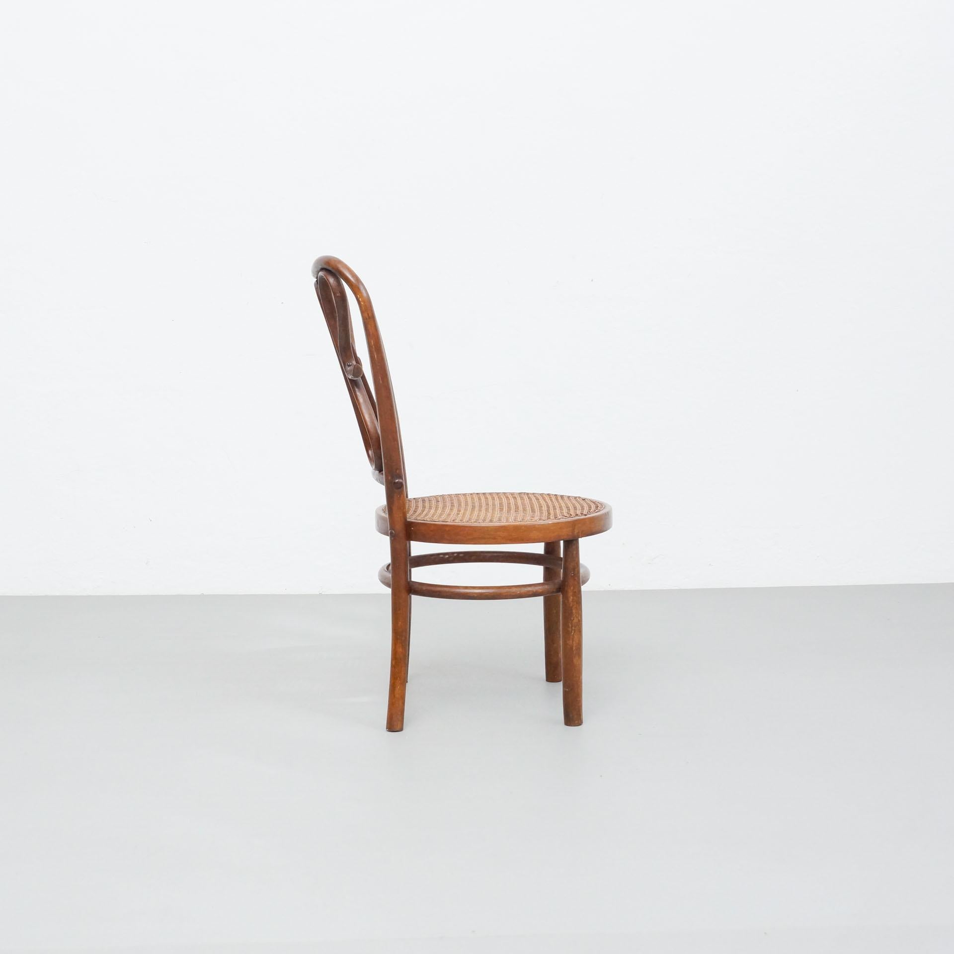 Chaise en bois courbé dans le style de Thonet, rotin et Wood, circa 1940 en vente 1
