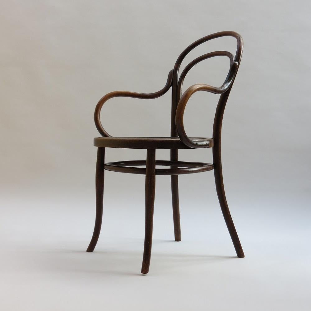 Aesthetic Movement Bentwood Chair with arms Model No 14 Art Nouveau Chair Thonet Austria 1890 For Sale