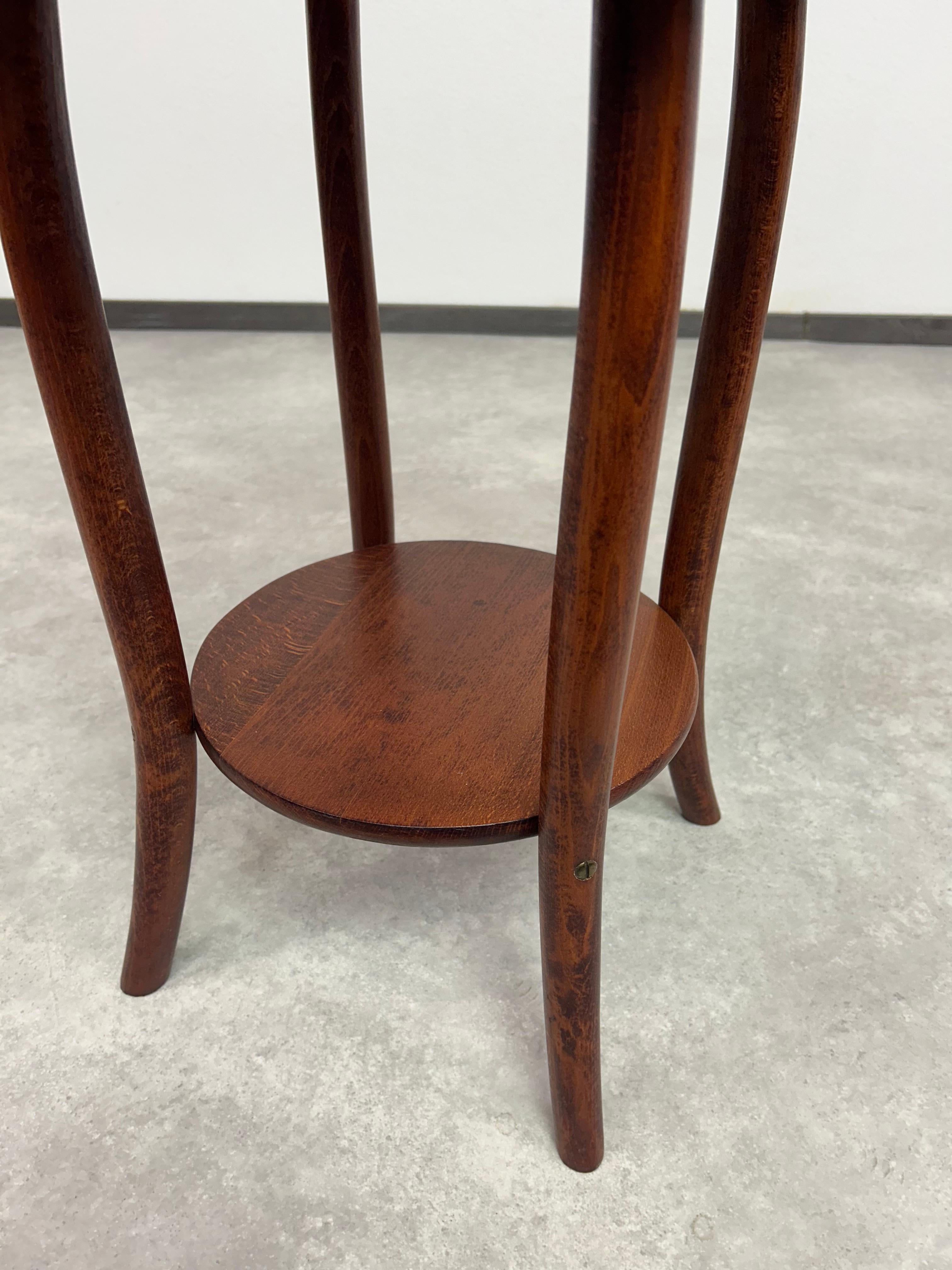 Bentwood coffee table by Thonet For Sale 1