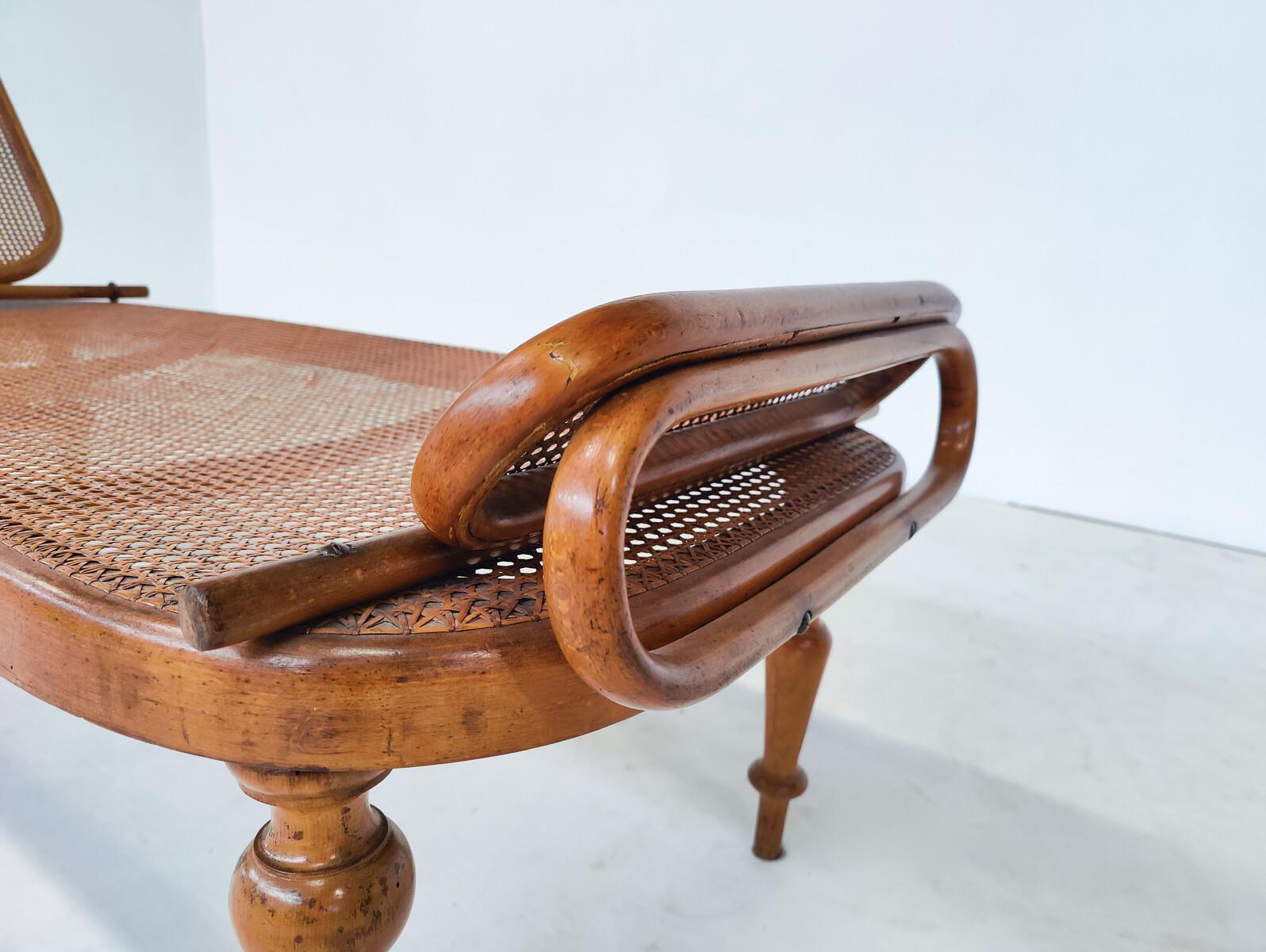 Bentwood Daybed by Thonet, Austria, 1900s 4
