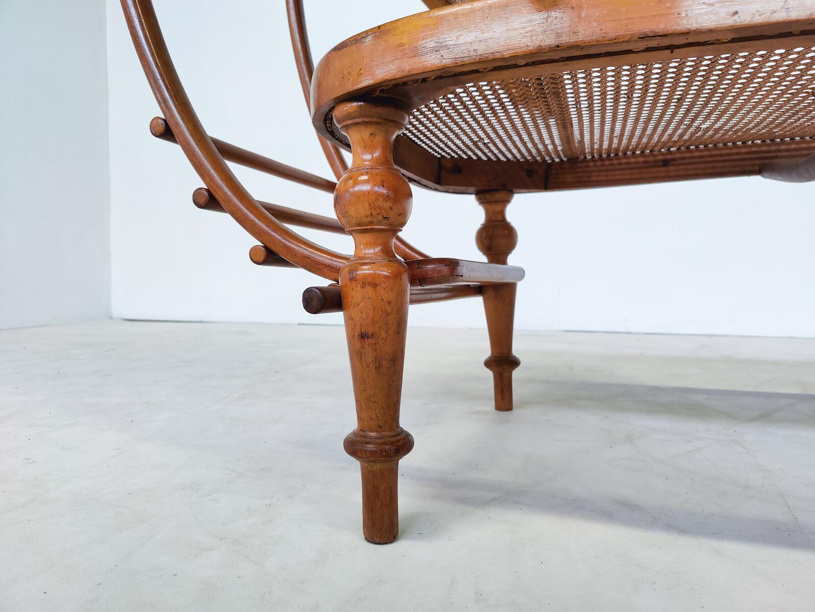 Early 20th Century Bentwood Daybed by Thonet, Austria, 1900s