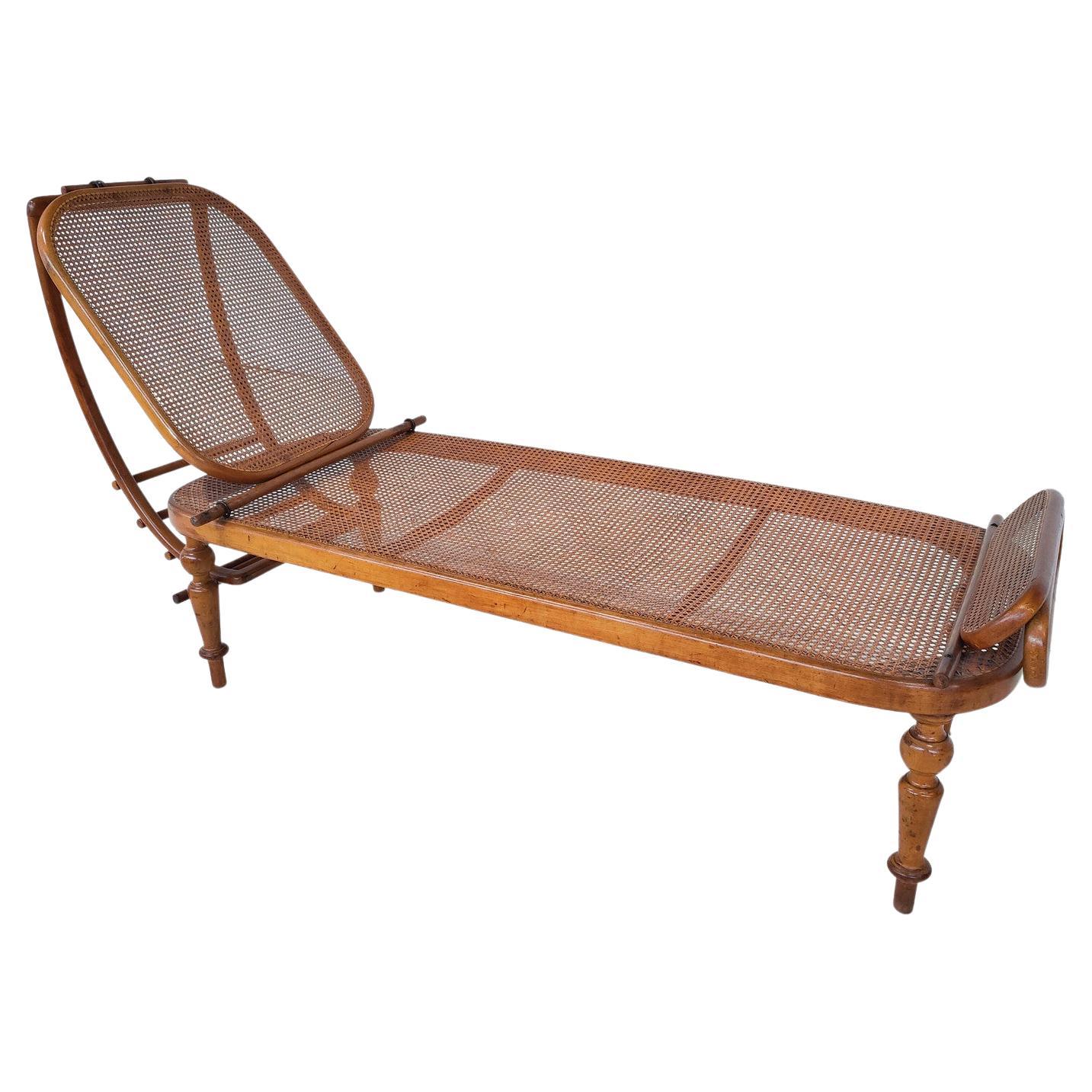 Bentwood Daybed by Thonet, Austria, 1900s For Sale