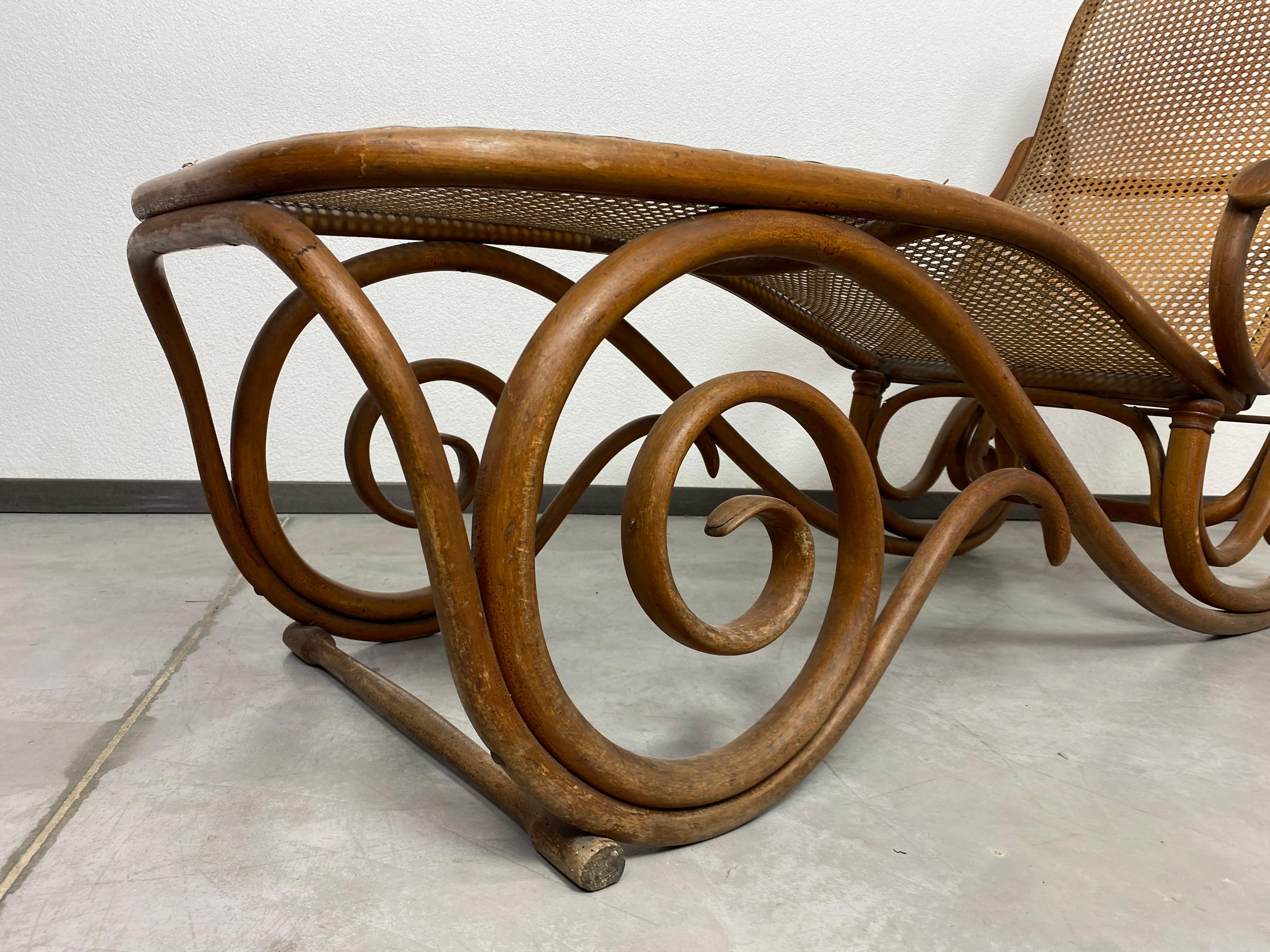 Sécession viennoise Lit de jour en bois courbé n°2 de Thonet en vente