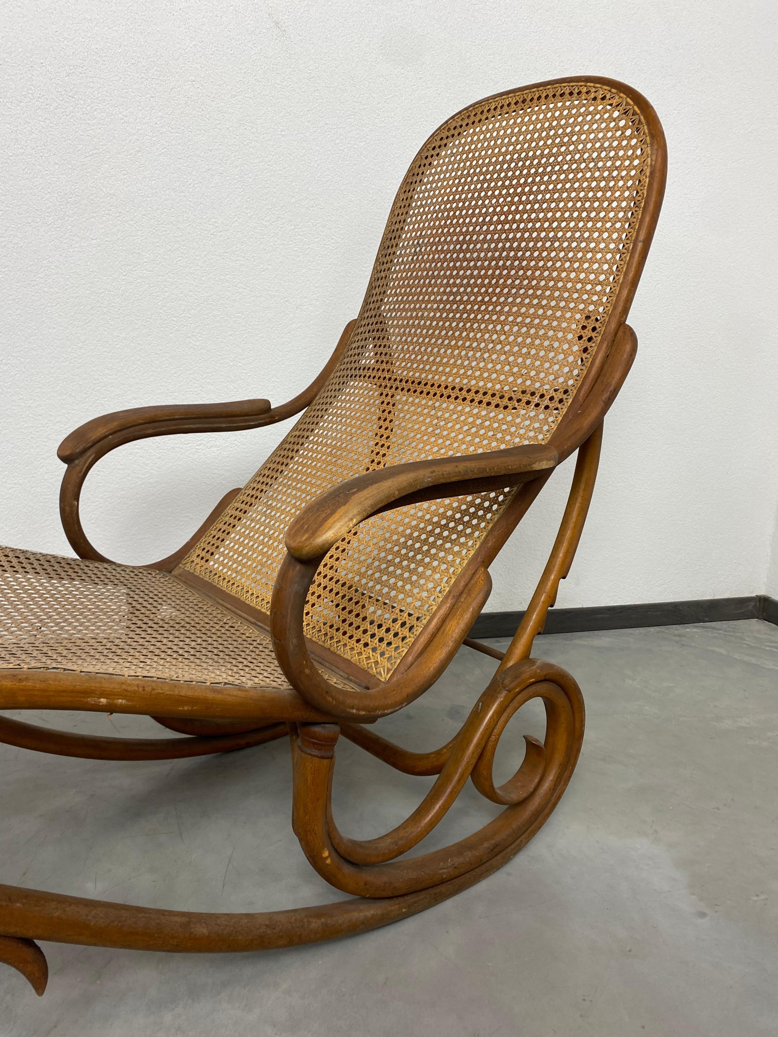 Tagesbett aus Bugholz Nr.2 von Thonet (Österreichisch) im Angebot