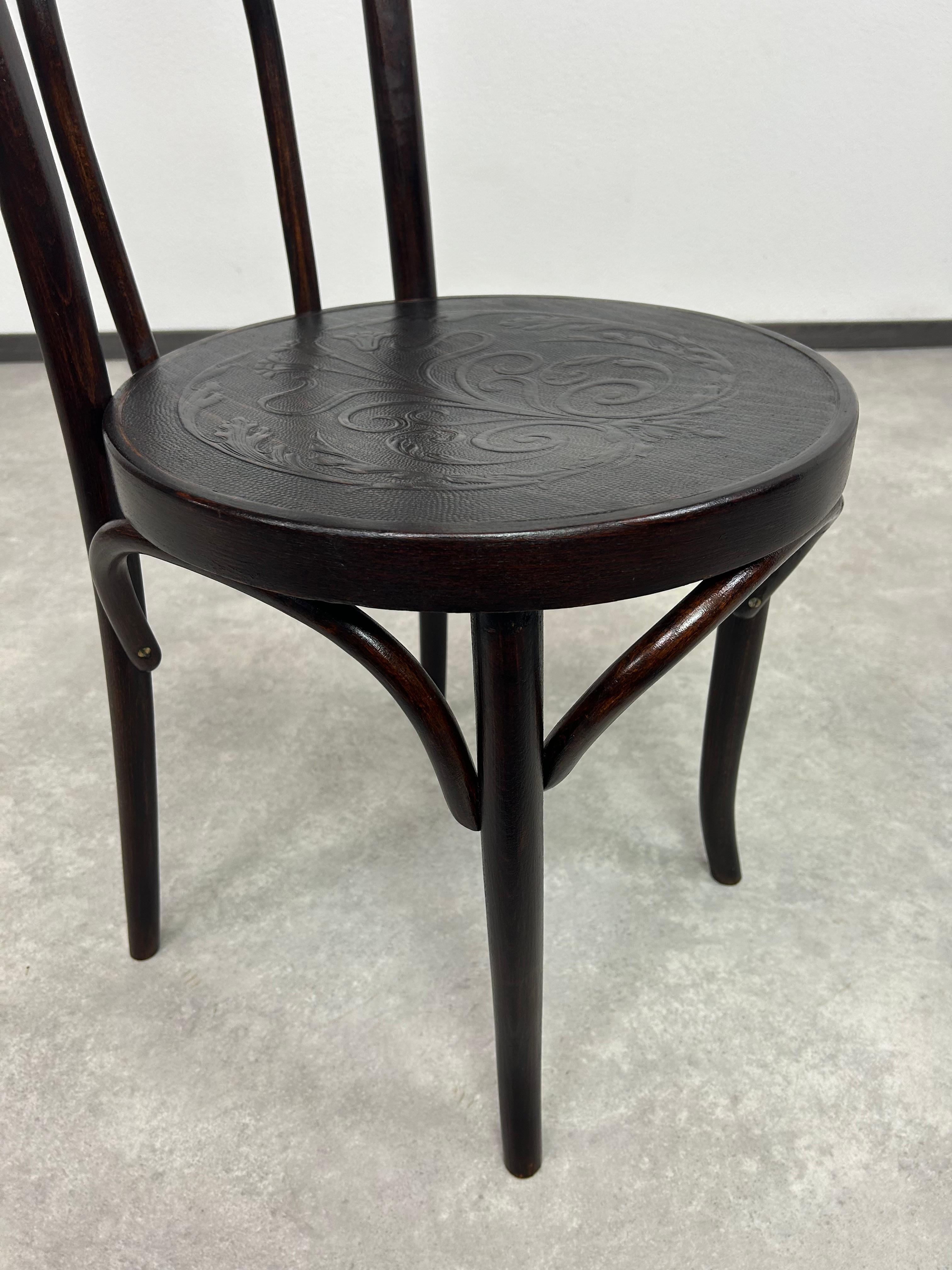 Esszimmerstuhl aus Bugholz im Zustand „Hervorragend“ im Angebot in Banská Štiavnica, SK