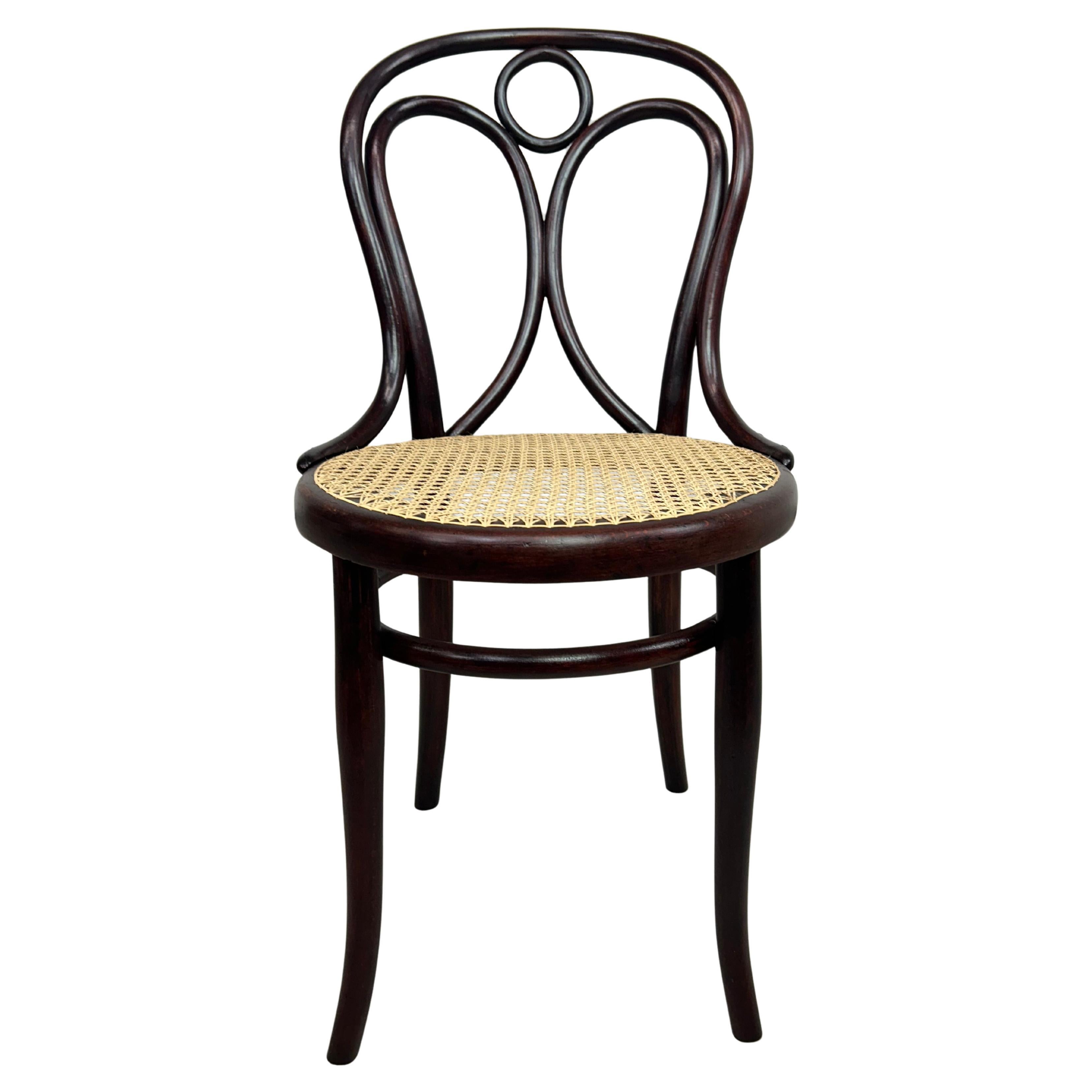 Silla de comedor de madera curvada nº 19 de Thonet