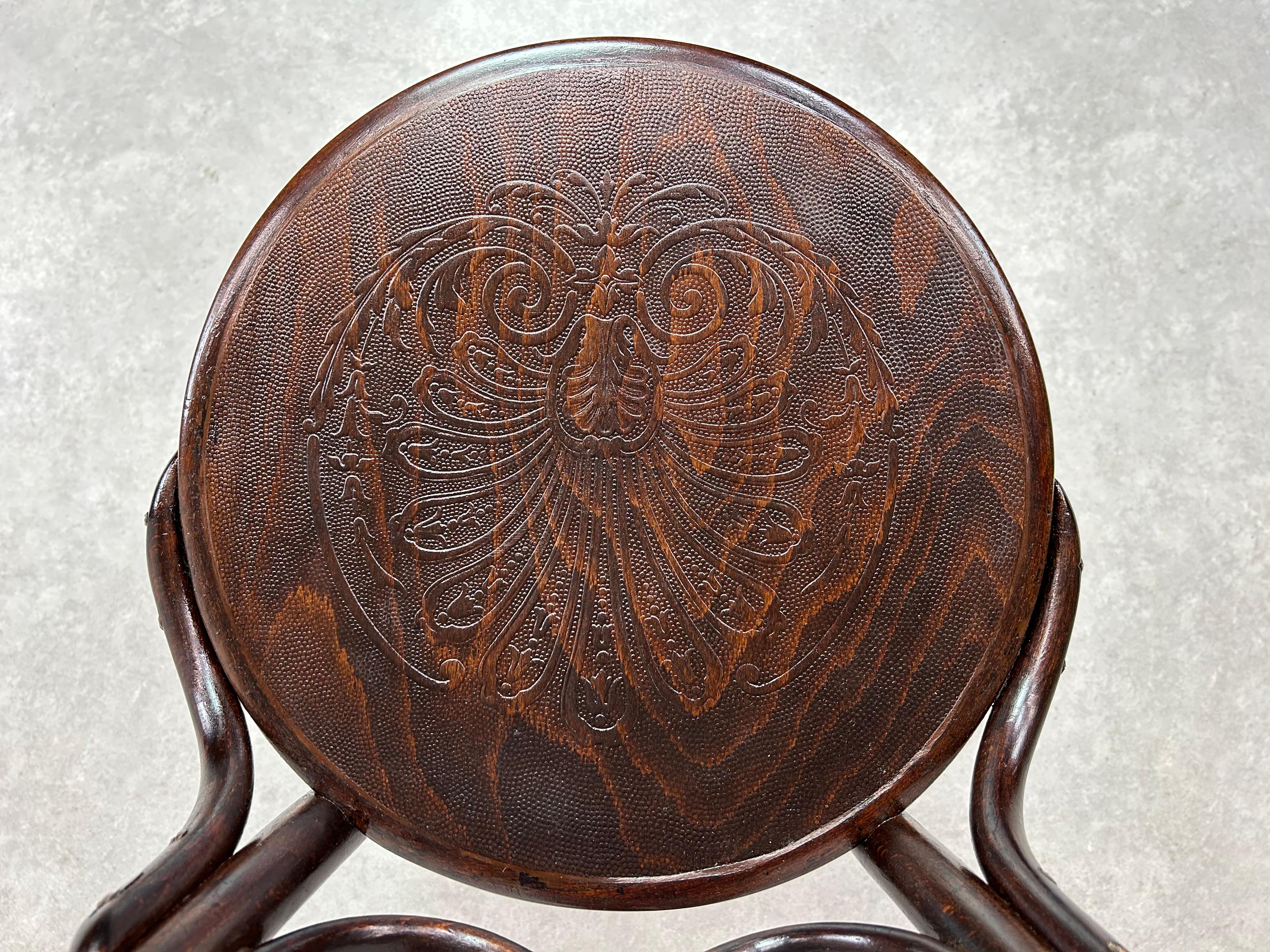 Silla de comedor de madera curvada nº 20 de Thonet principios del siglo XX en venta