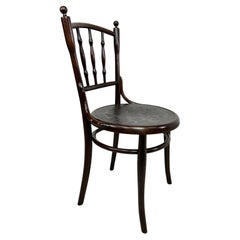 Bentwood dining room chair by Thonet