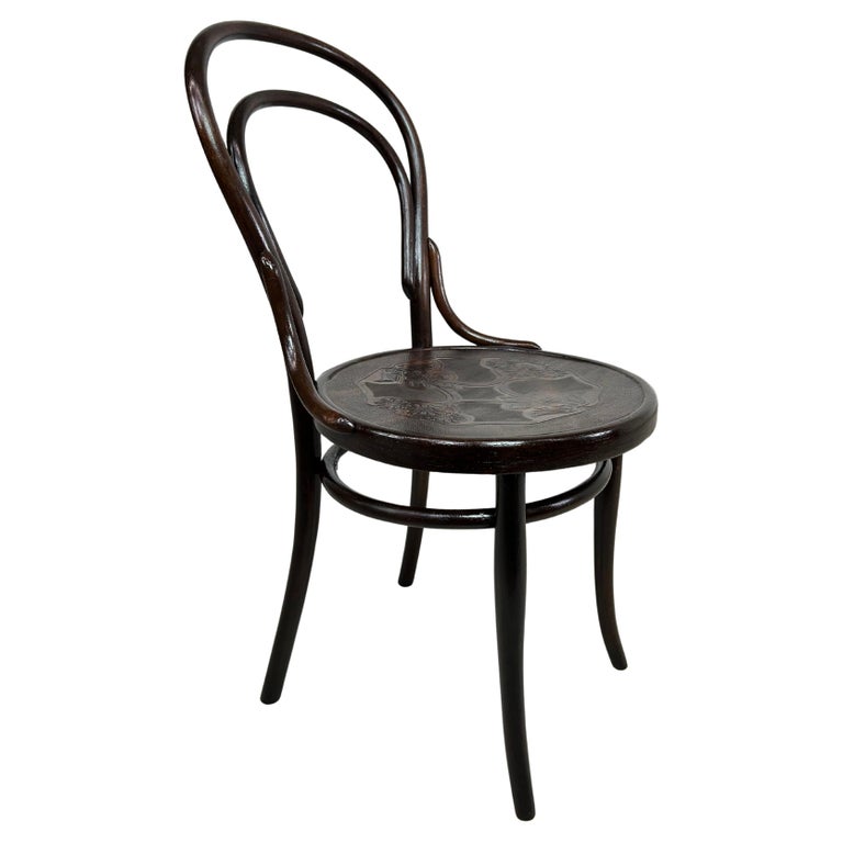Bentwood dining room chair by Thonet For Sale at 1stDibs