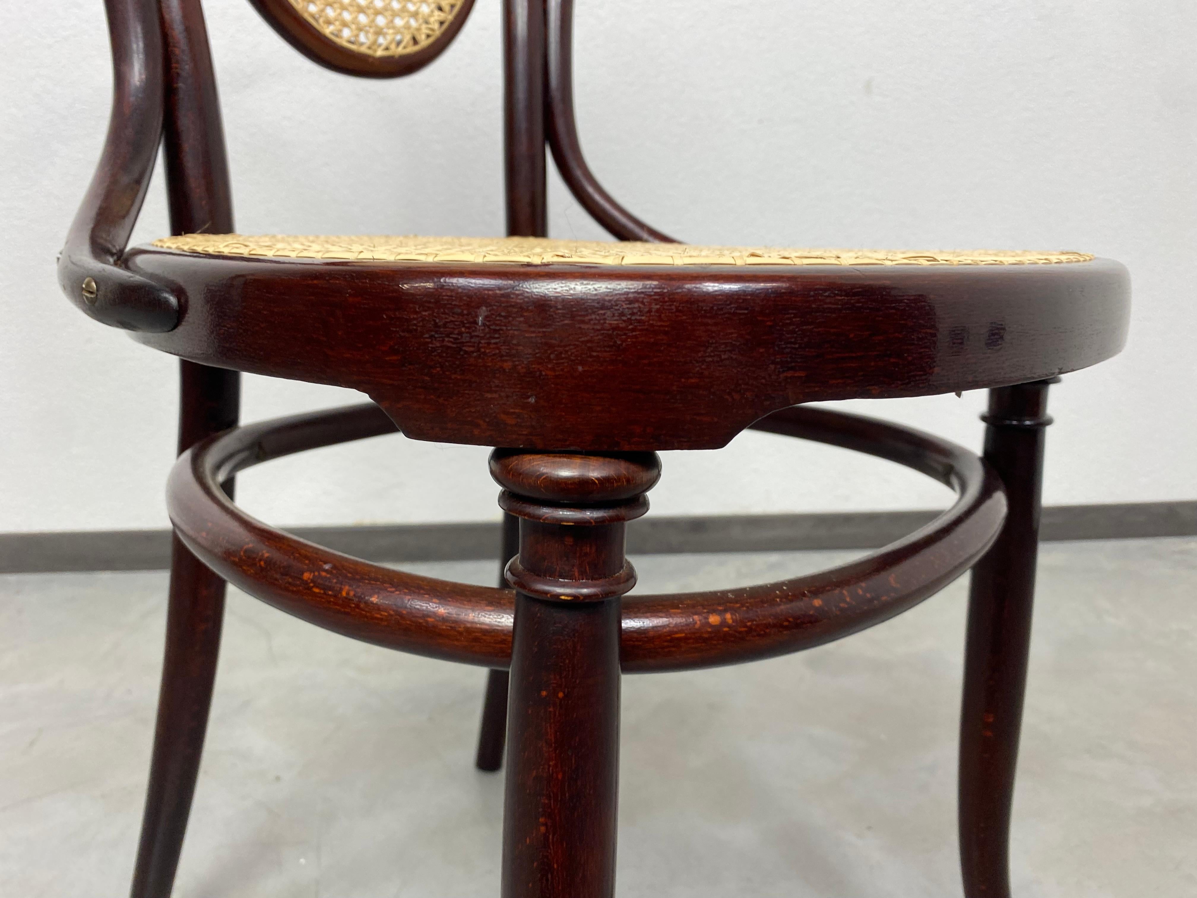 Early 20th Century Bentwood dining room chair no.33 by J&J Kohn For Sale