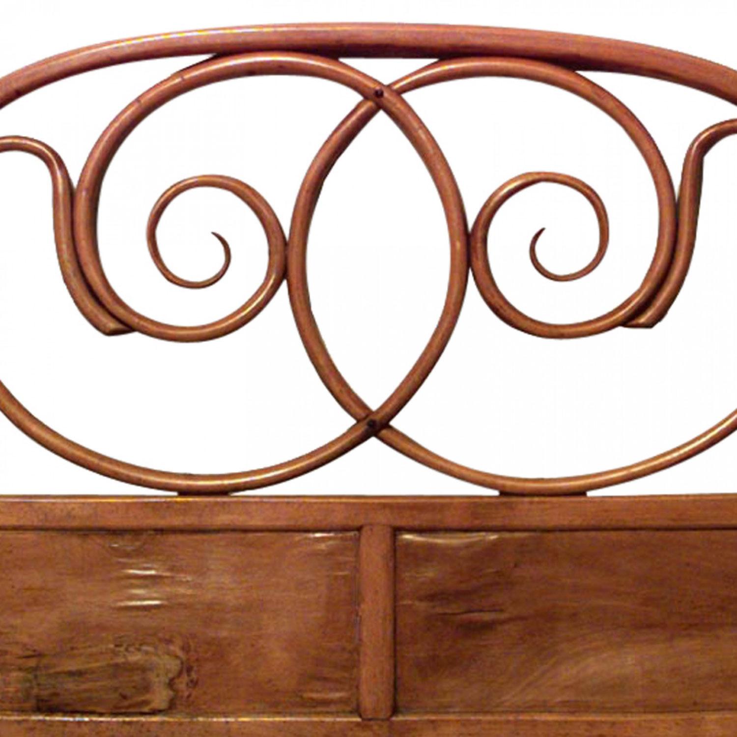 Bentwood Double Scroll Beech Twin Bed Bon état - En vente à Queens, NY