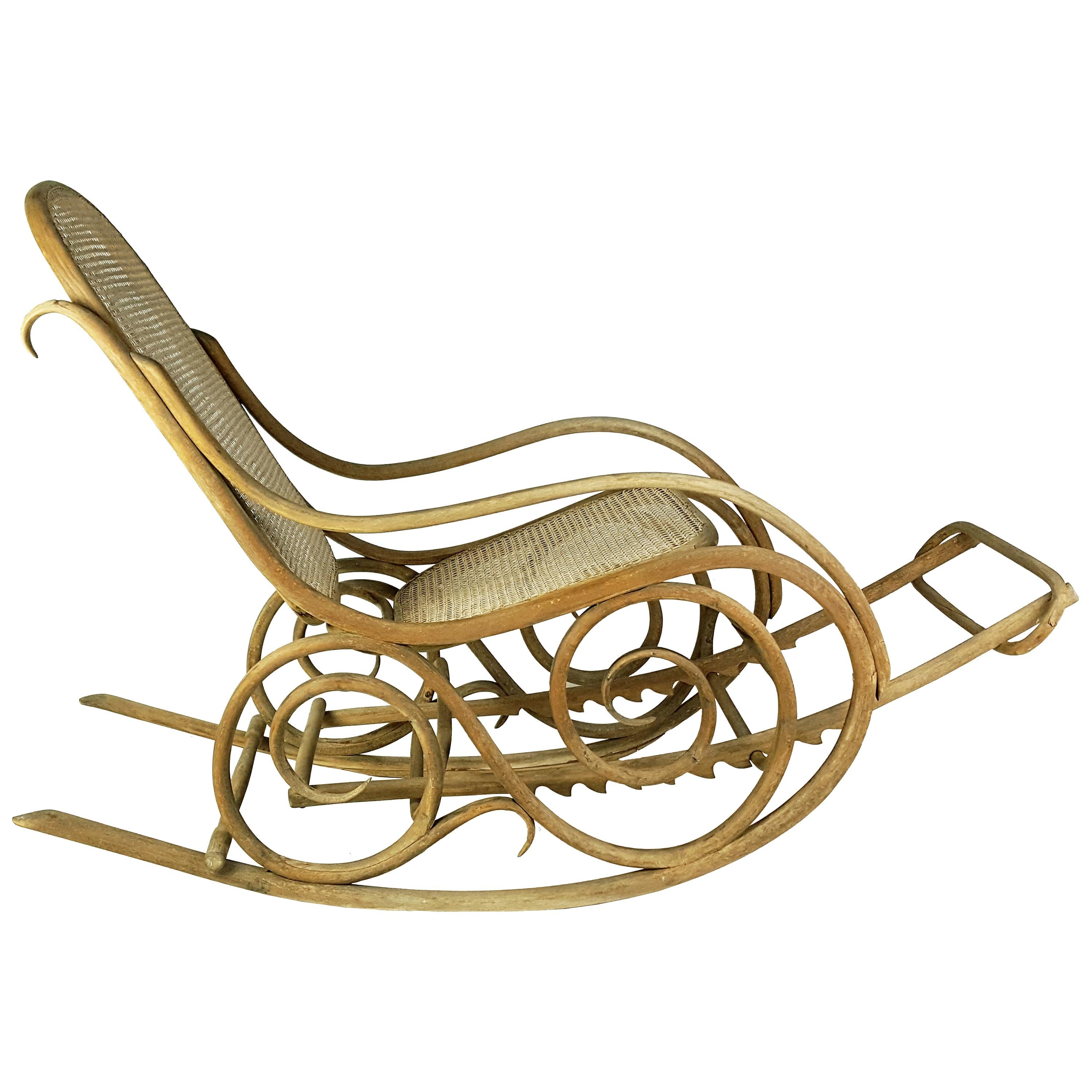 Bentwood Early 1900s Rocking Chair Produced by Mundus, Budapest For Sale