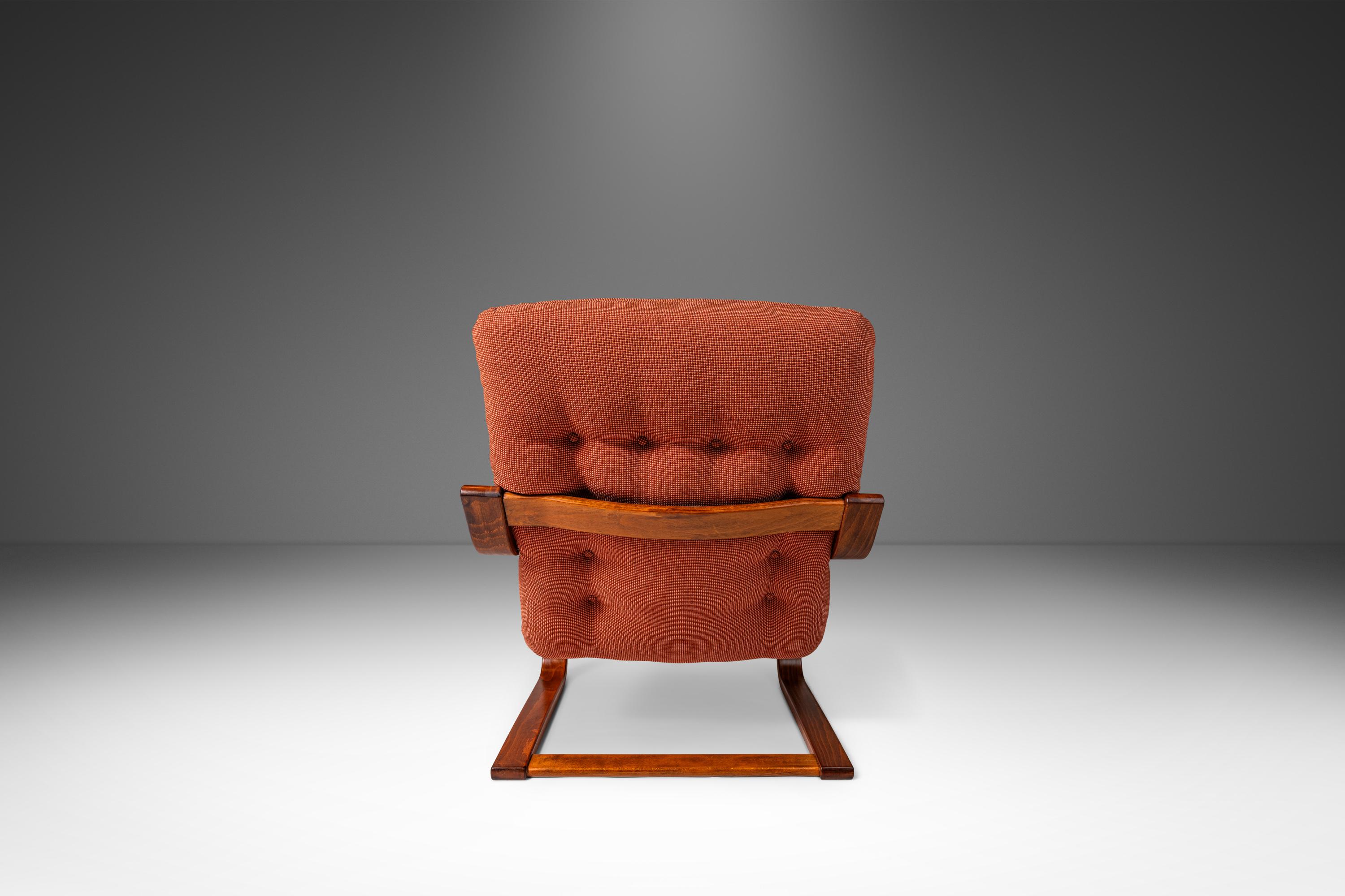 Late 20th Century Bentwood Lounge Chair in Beech and Original Fabric by Westnofa, Norway, c. 1970s