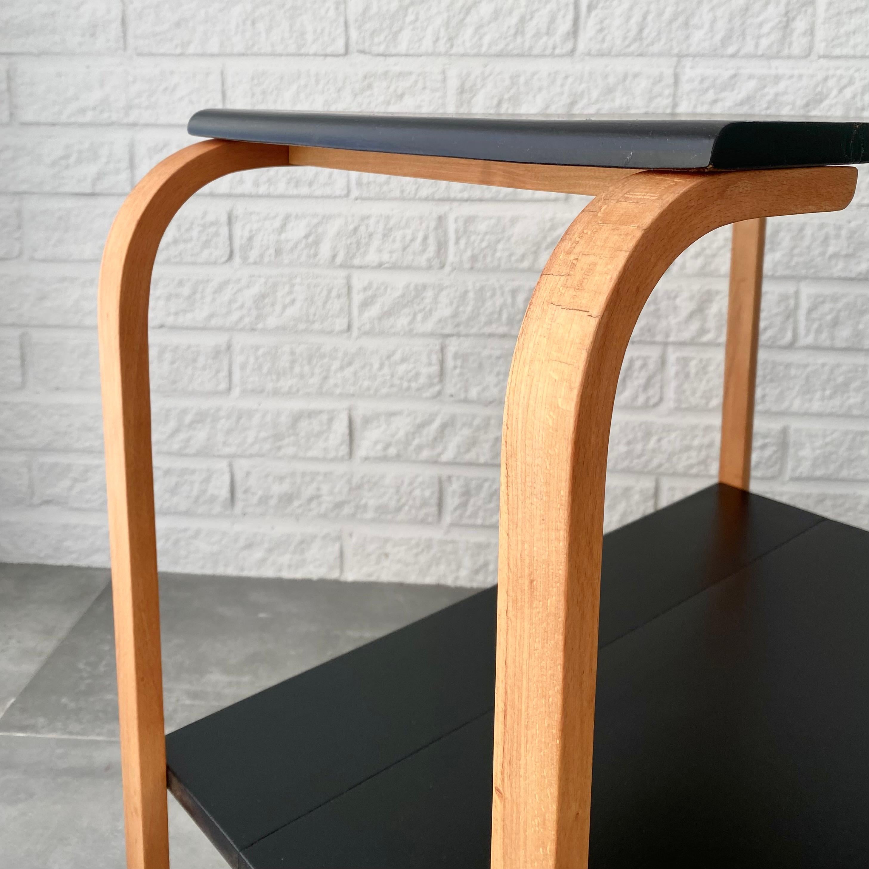 Molded Bentwood modernist side table by Gemla Fabriker, Sweden, 1930s For Sale