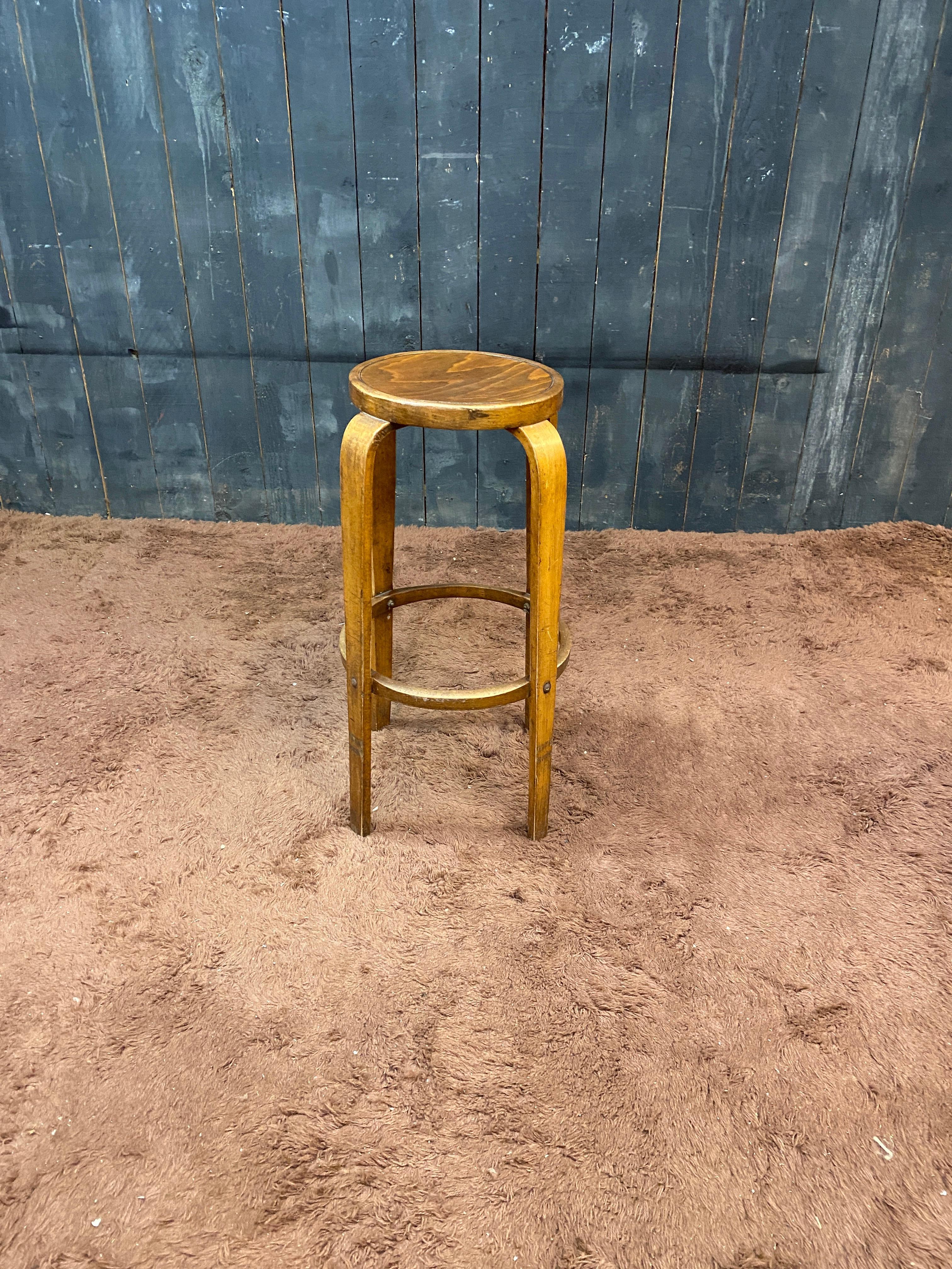 Bugholz  modernistischer Hocker um 1950 im Zustand „Gut“ im Angebot in Mouscron, WHT
