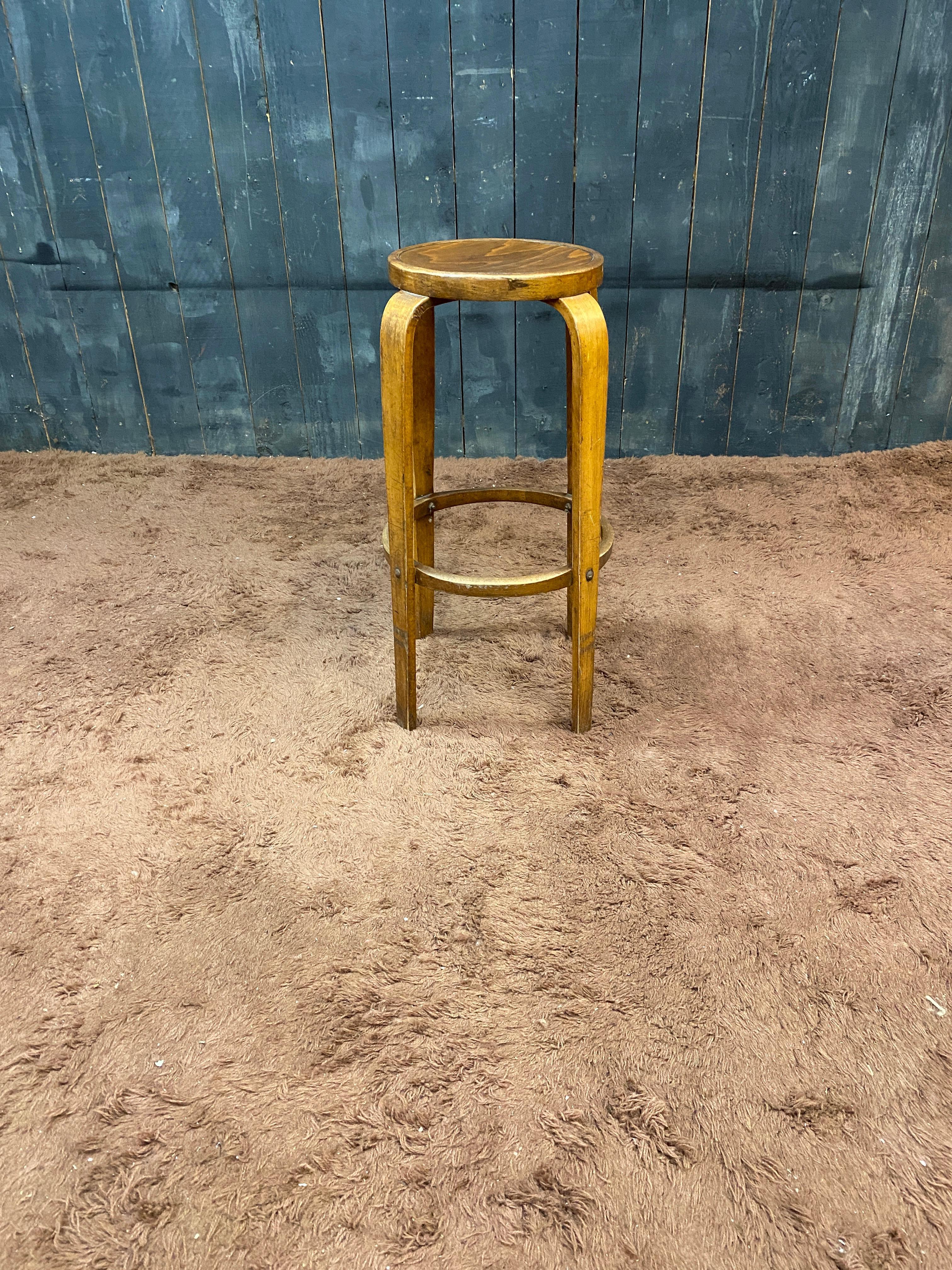 Bugholz  modernistischer Hocker um 1950 (Mitte des 20. Jahrhunderts) im Angebot