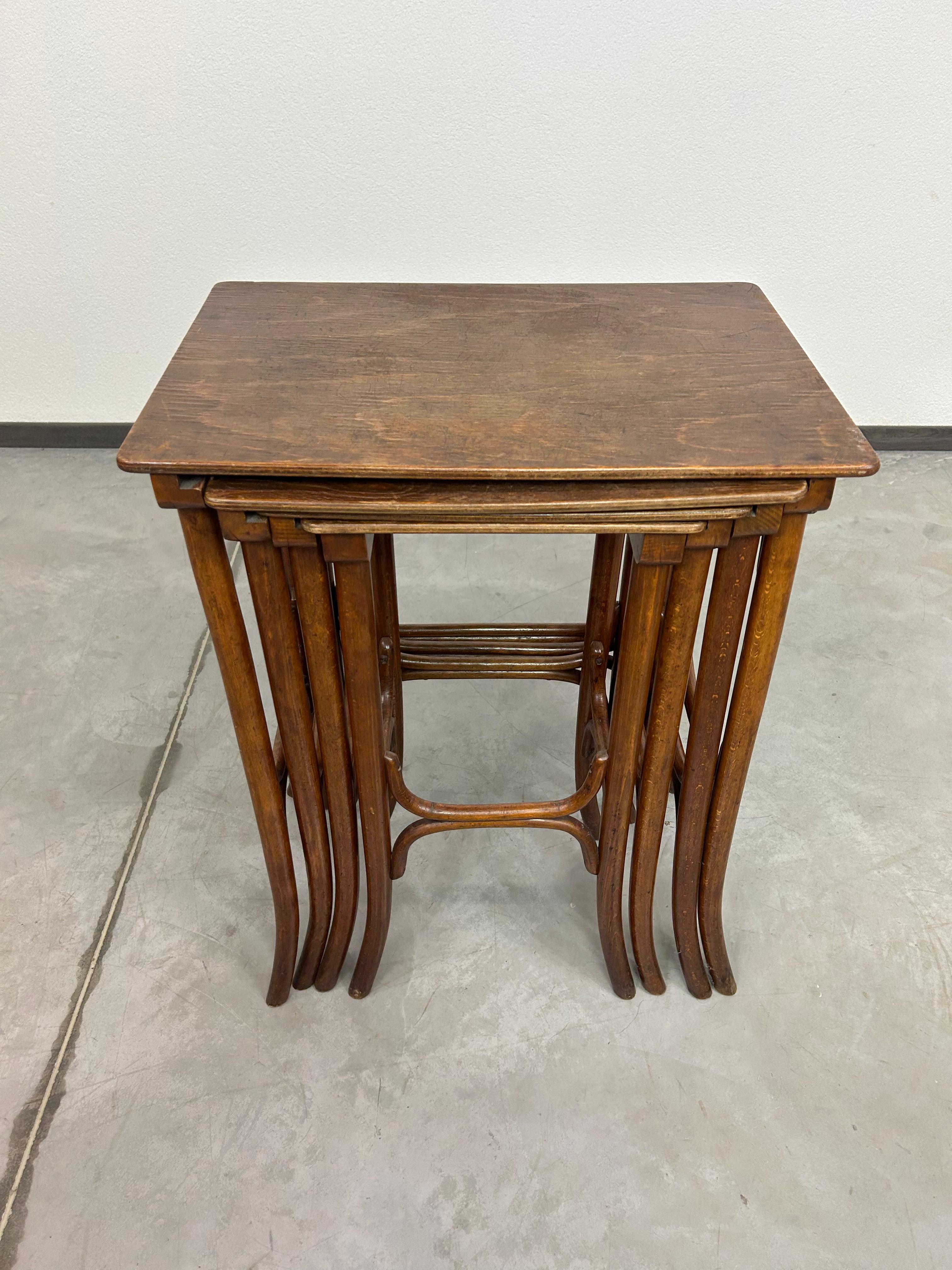 Art Déco Tavolini da salotto in bengala di Thonet in vendita