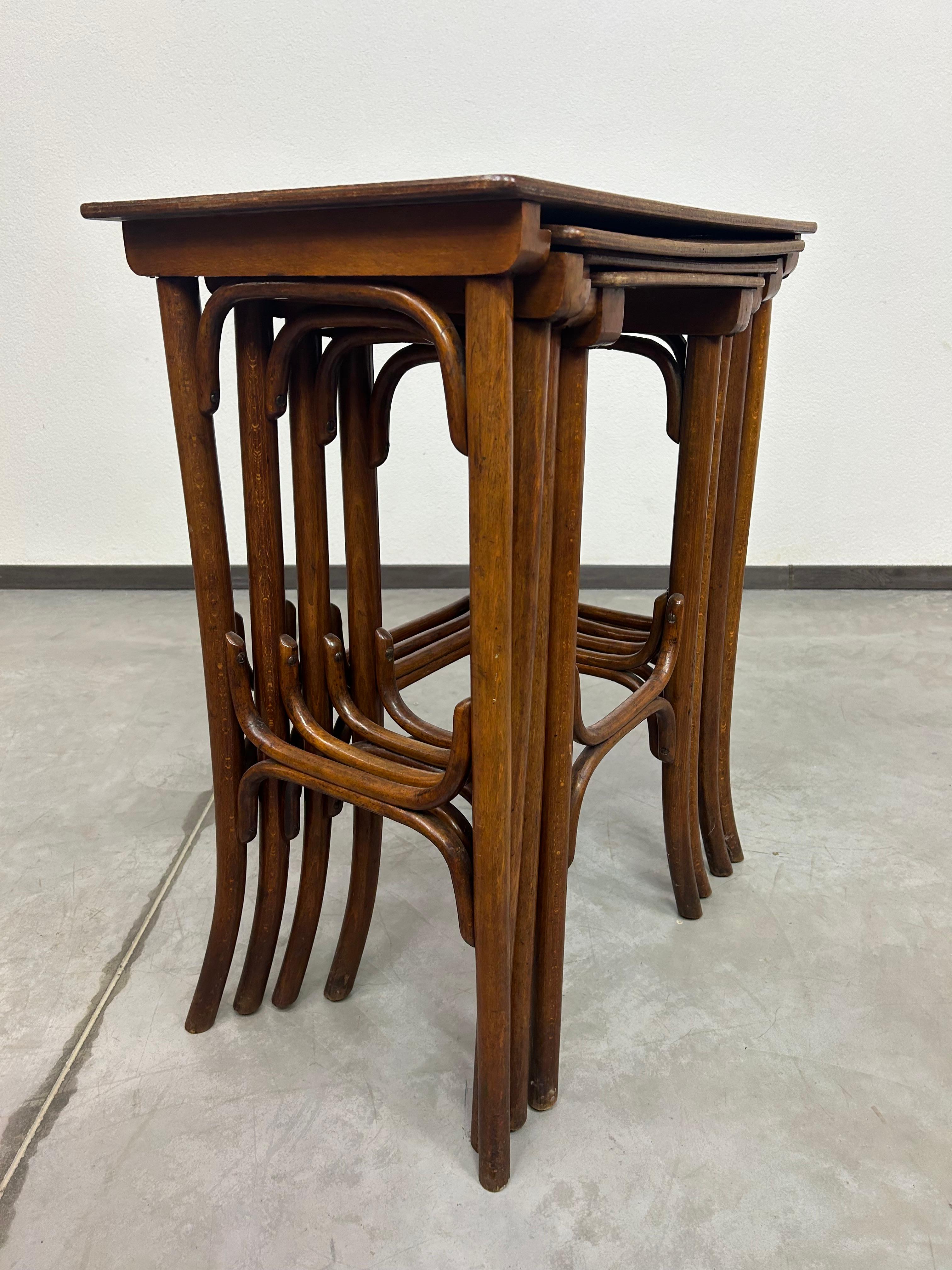 Tavolini da salotto in bengala di Thonet In condizioni buone in vendita a Banská Štiavnica, SK