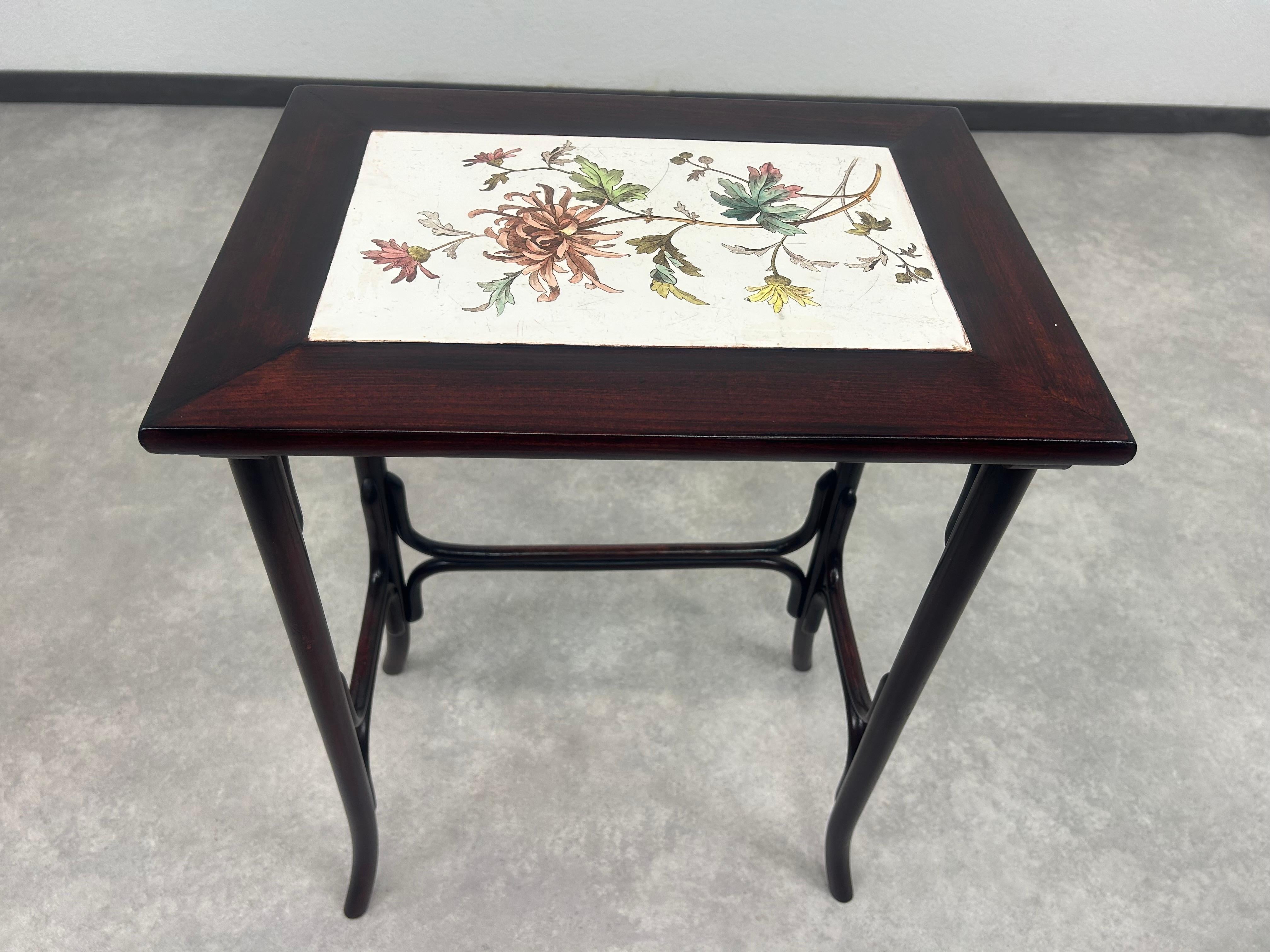 Nesting-Tische aus Bugholz mit Keramikplatte von Thonet im Angebot 1