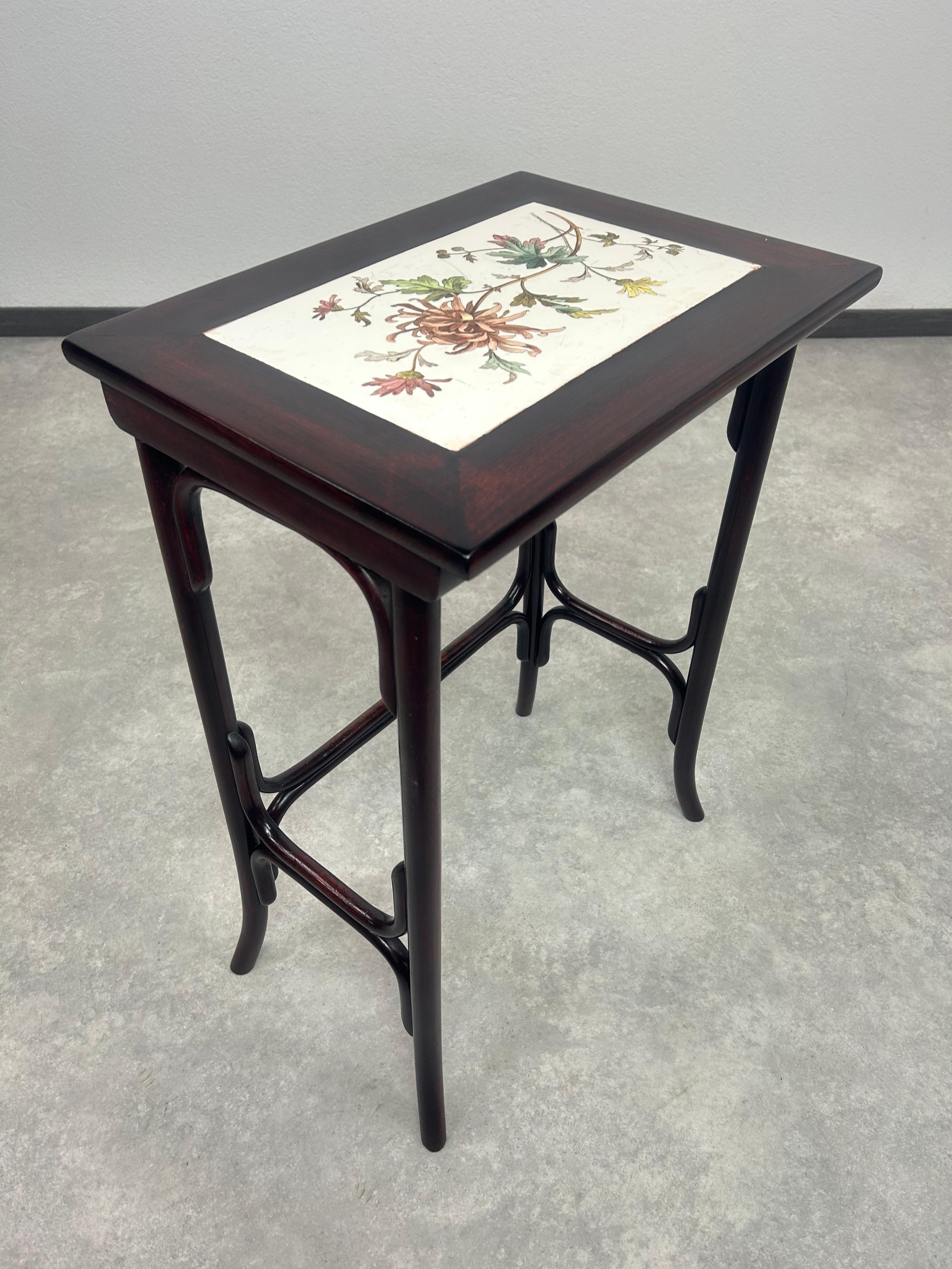 Nesting-Tische aus Bugholz mit Keramikplatte von Thonet im Angebot 2